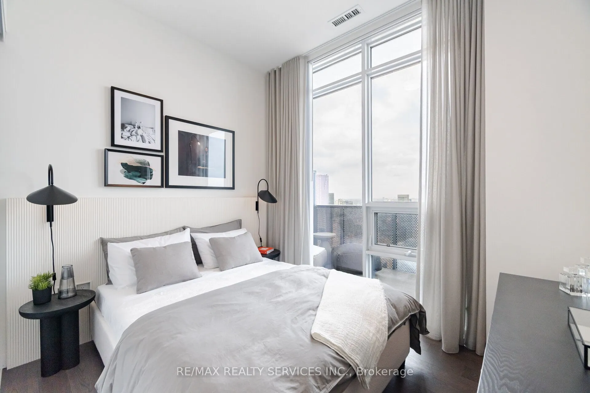 138 Downes Street, #PH103