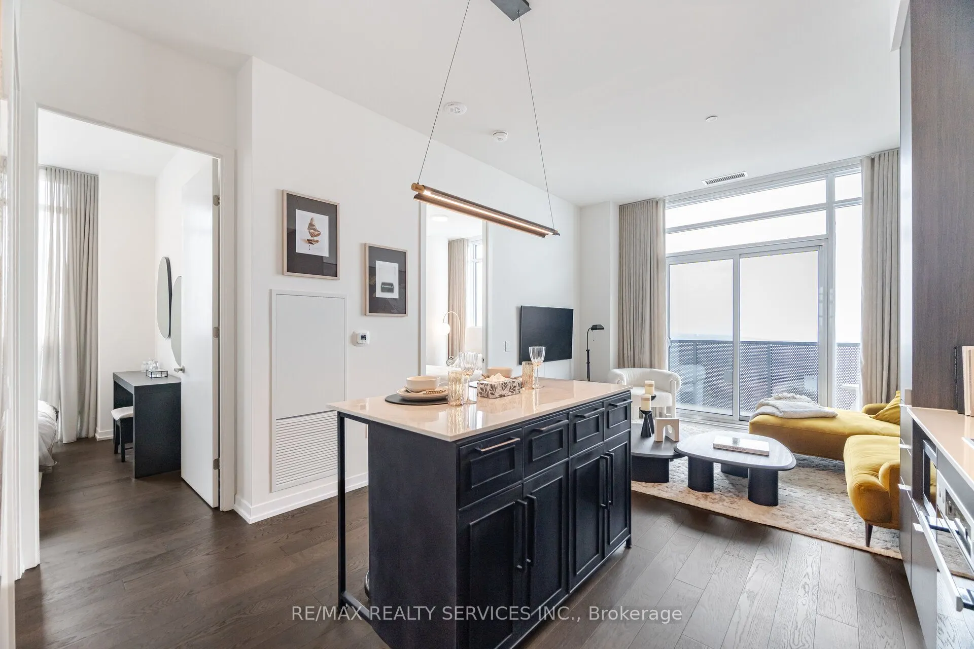 138 Downes Street, #PH103