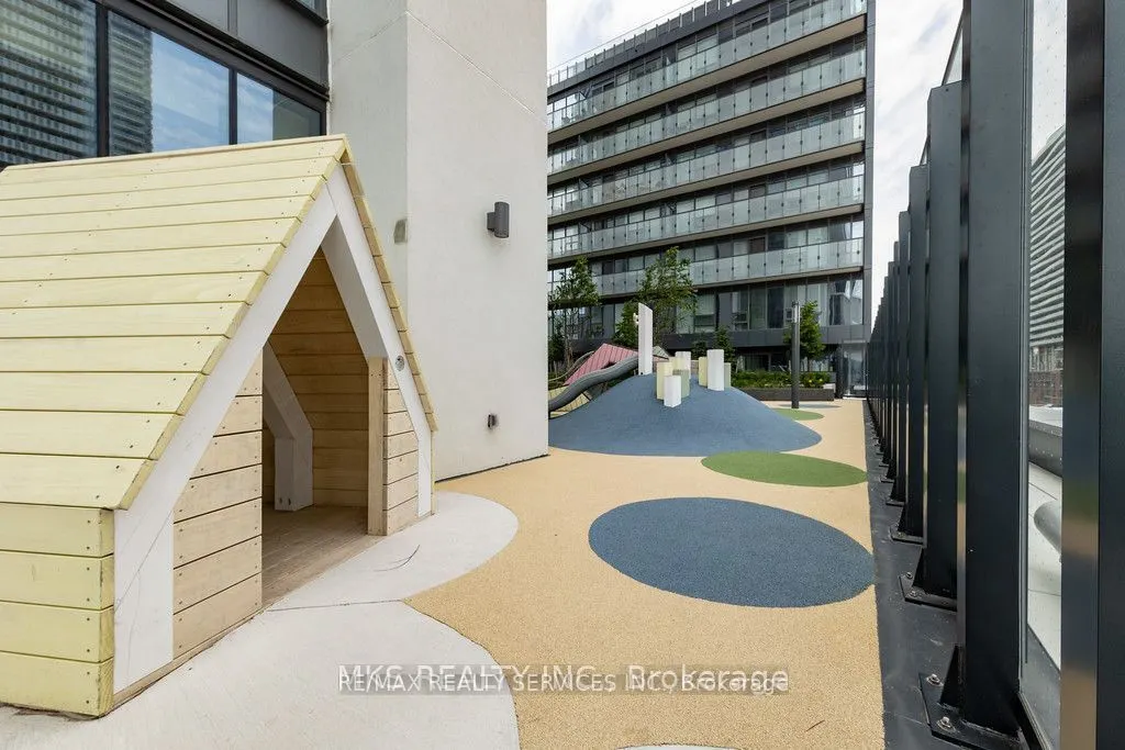 138 Downes Street, #PH103