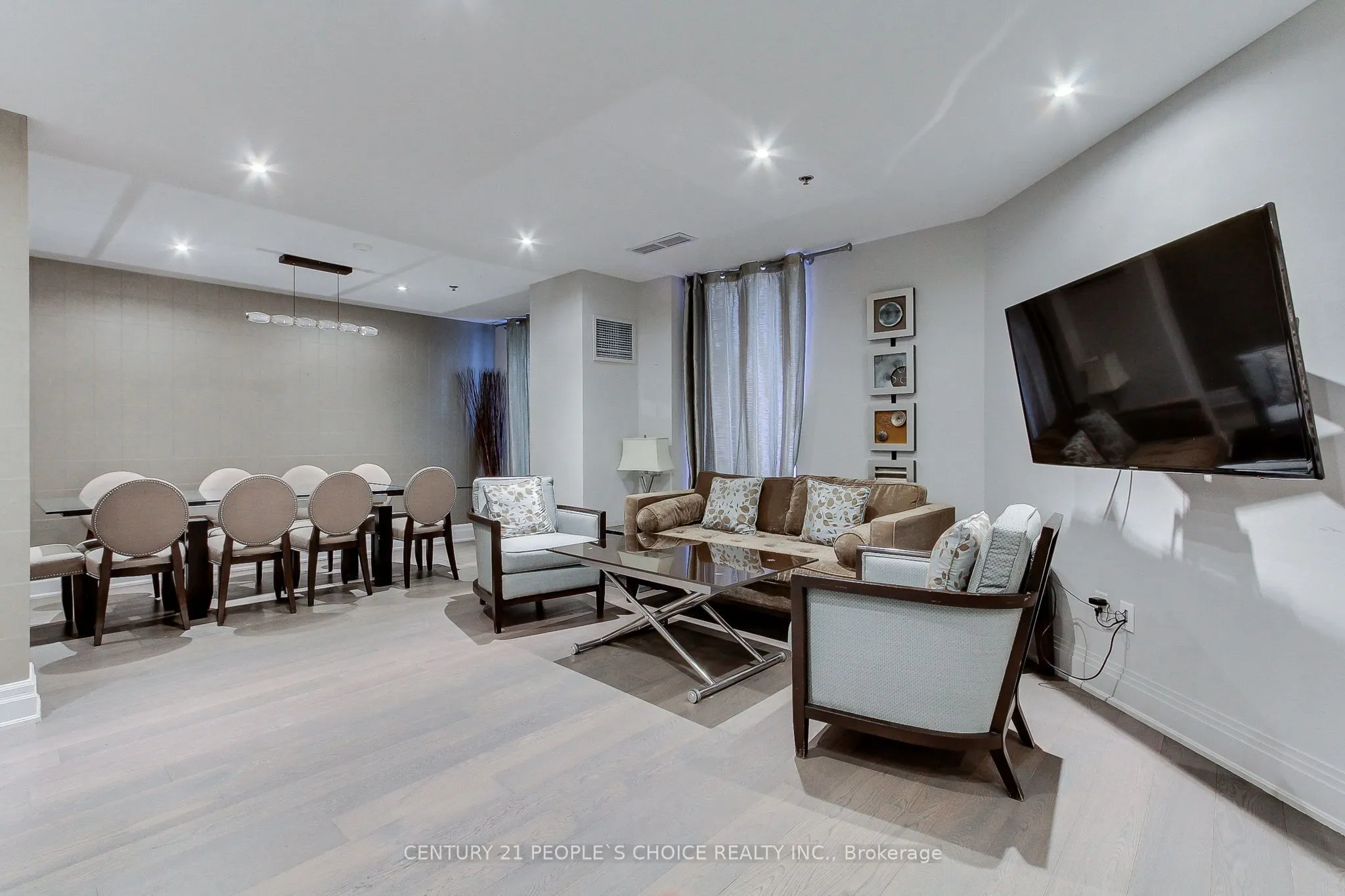 99 Avenue Road, #706