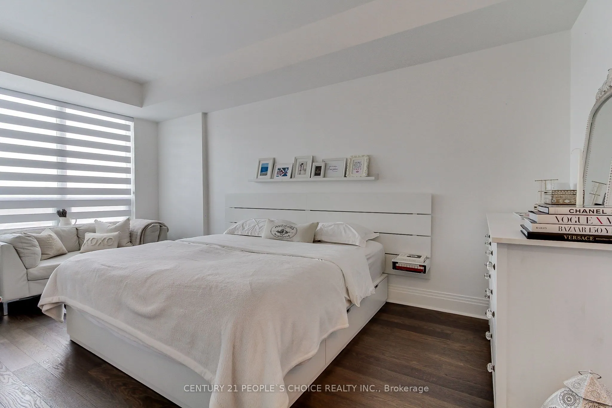 99 Avenue Road, #706