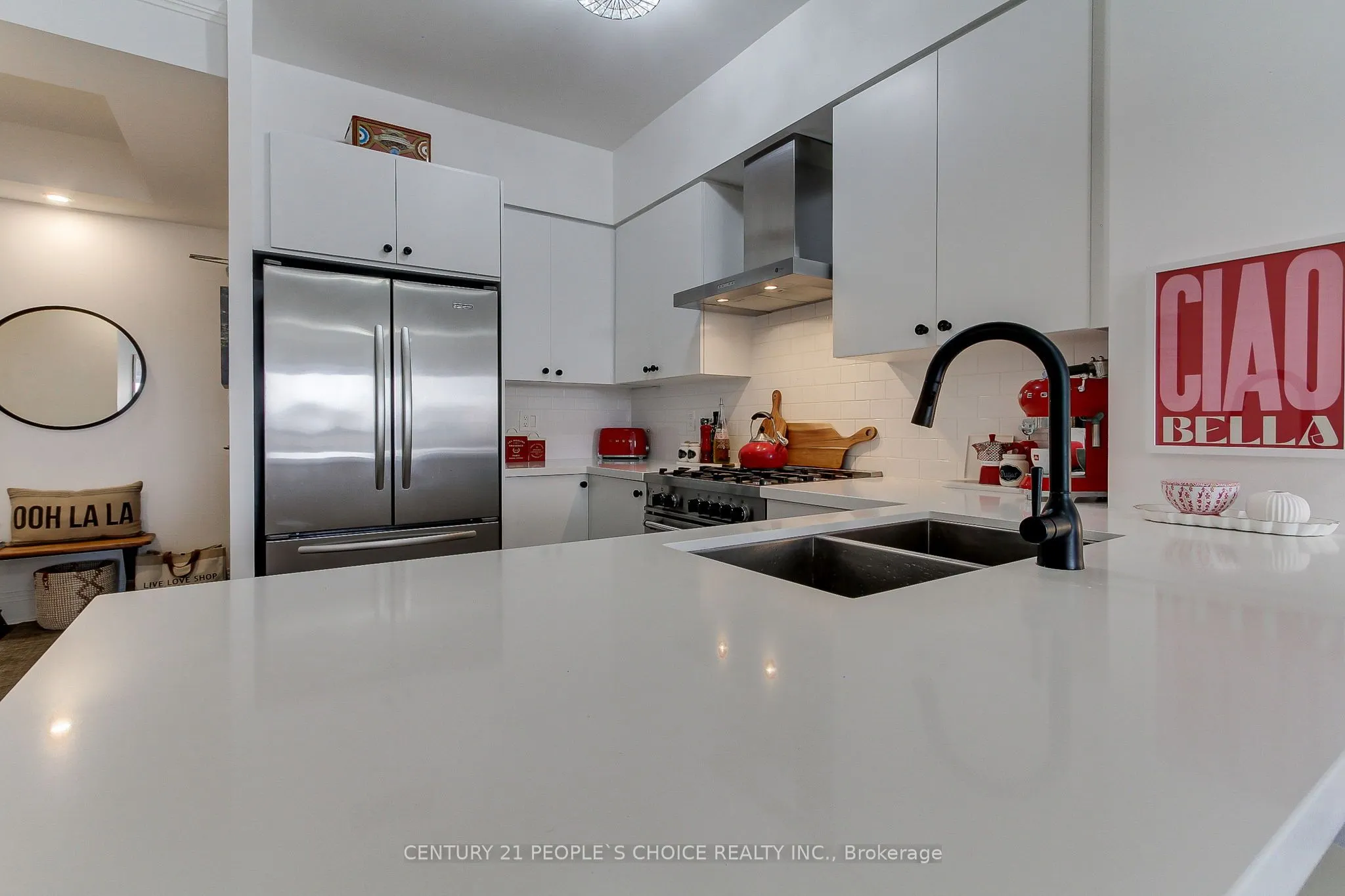 99 Avenue Road, #706