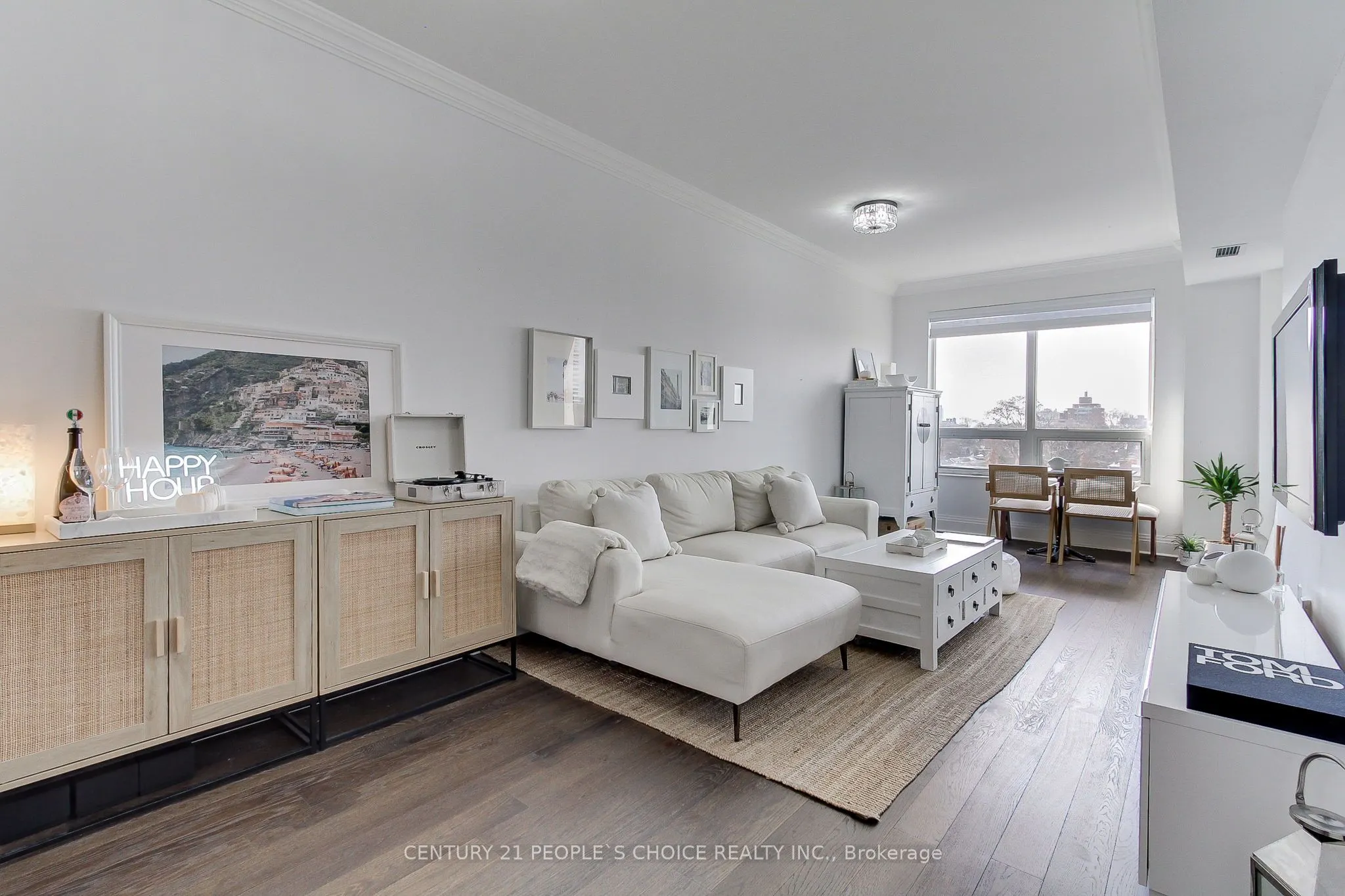 99 Avenue Road, #706