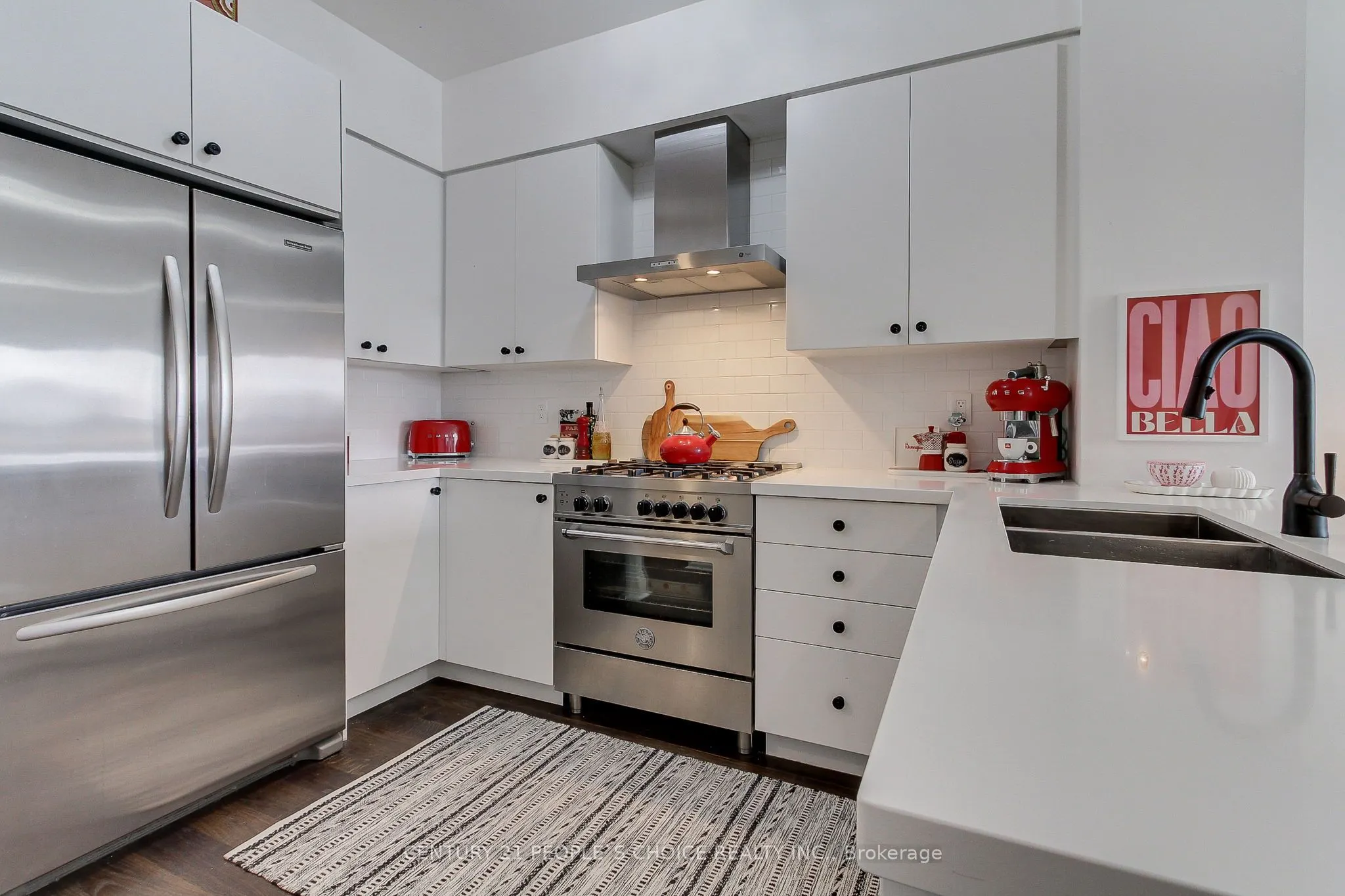 99 Avenue Road, #706