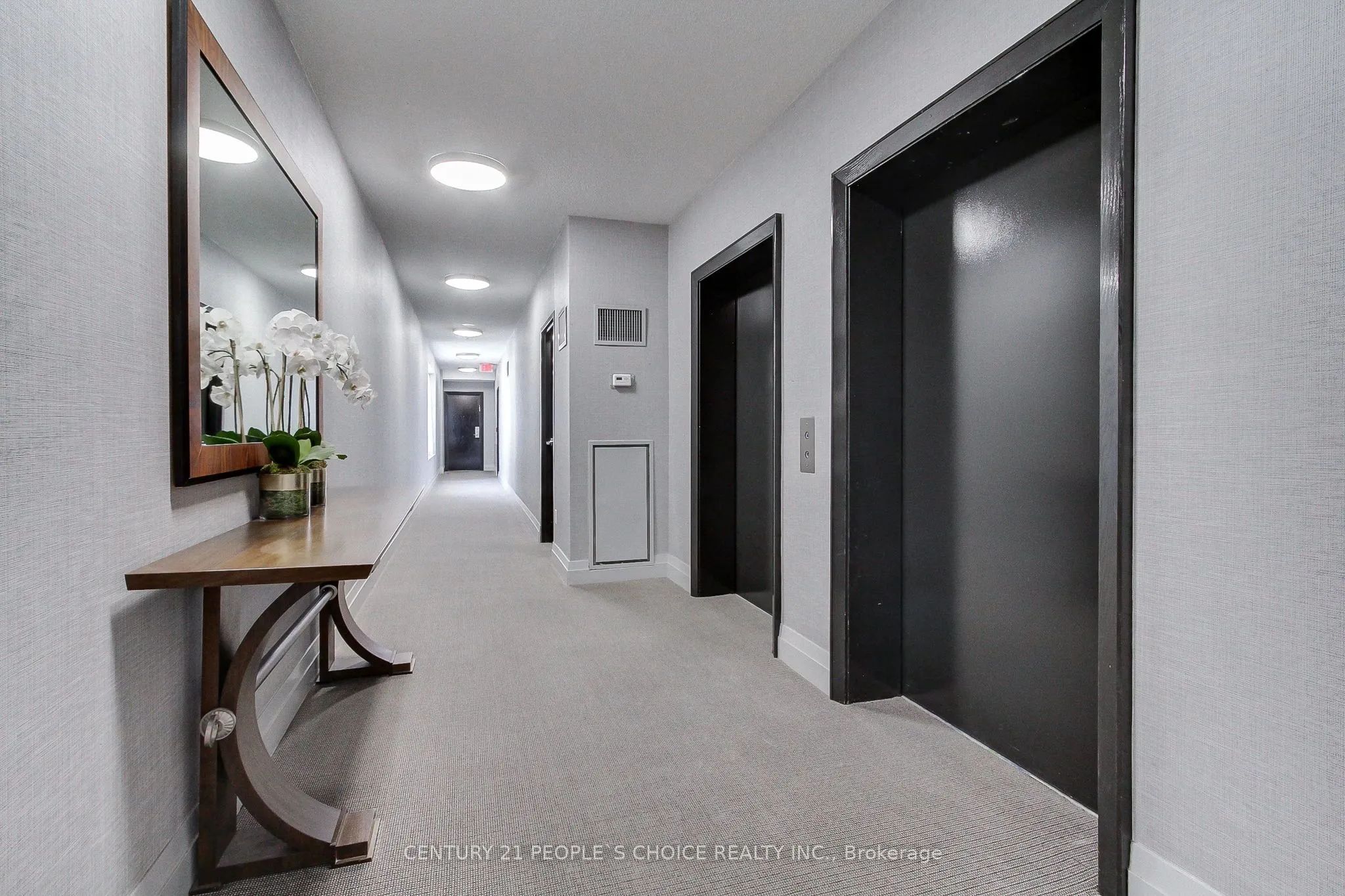 99 Avenue Road, #706