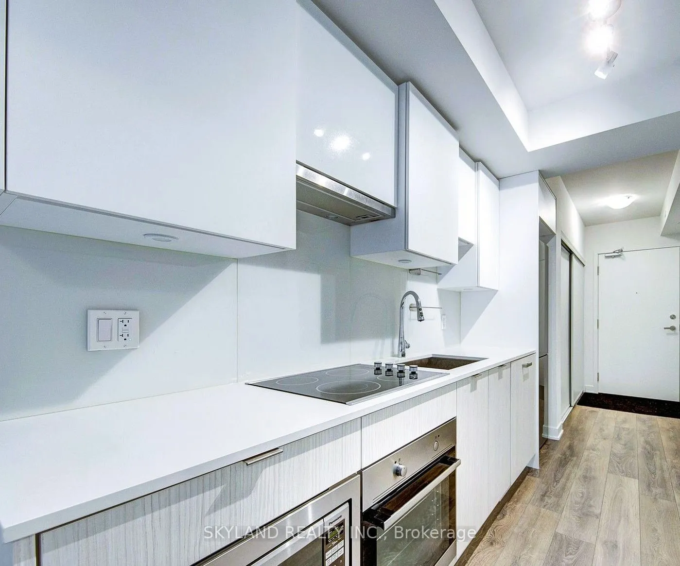 99 Broadway Avenue, #3208