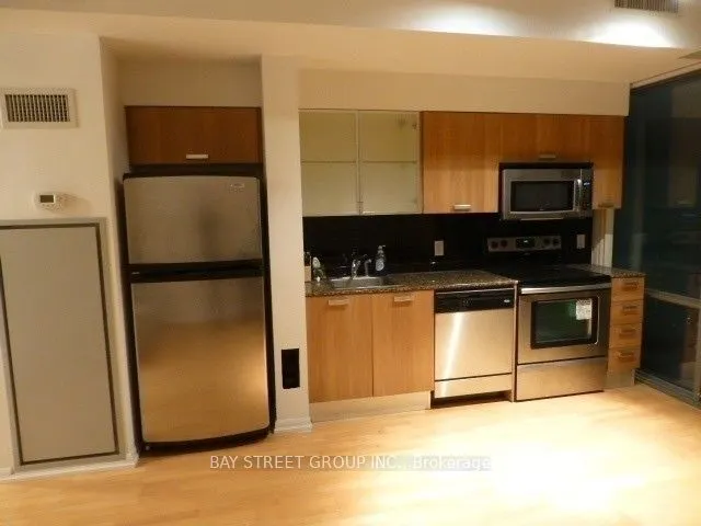 38 Grenville Street, #2805