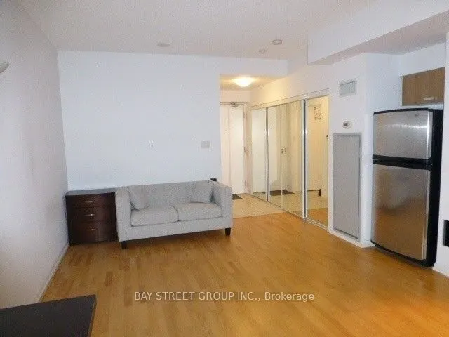 38 Grenville Street, #2805