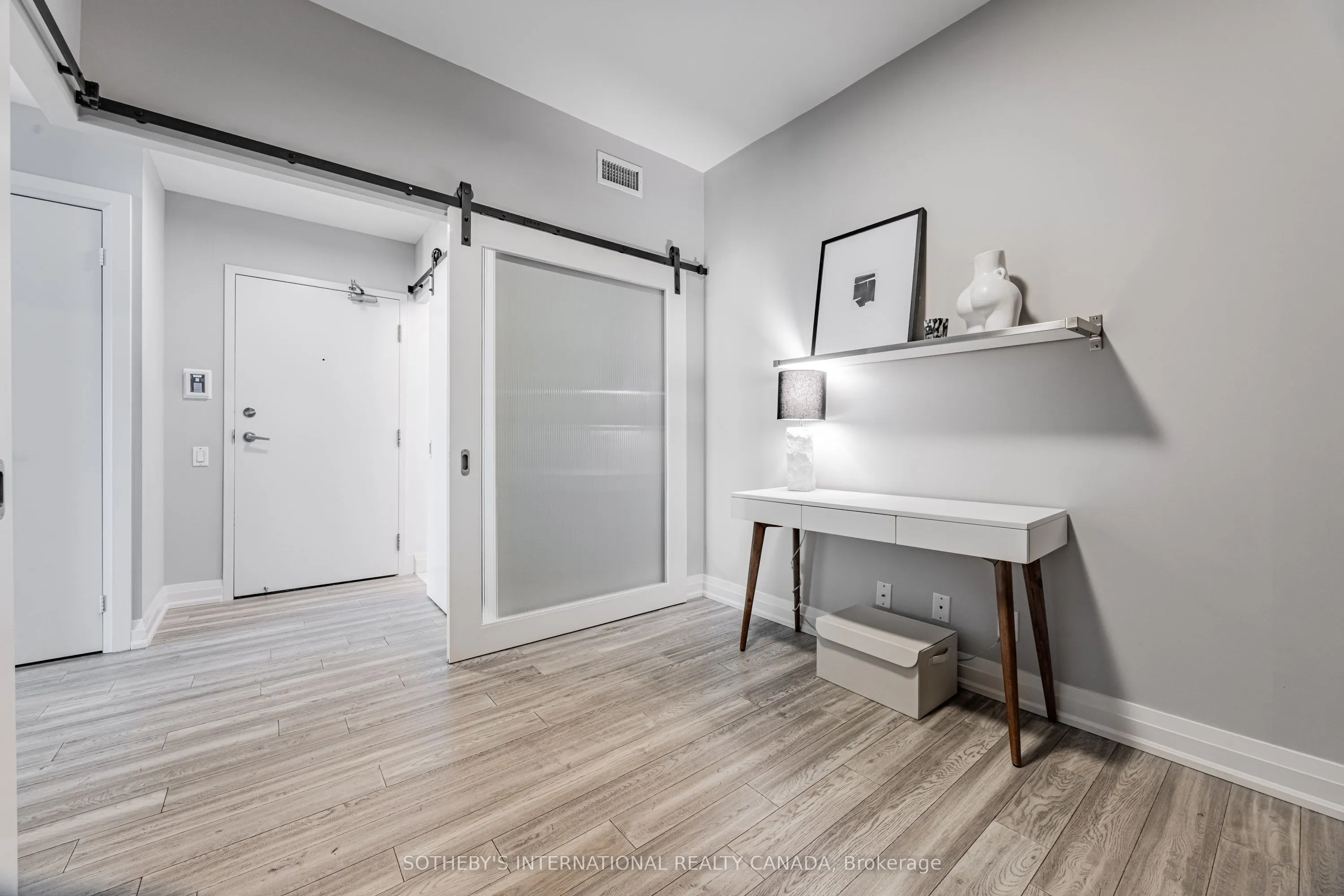 20 Scrivener Square, #507