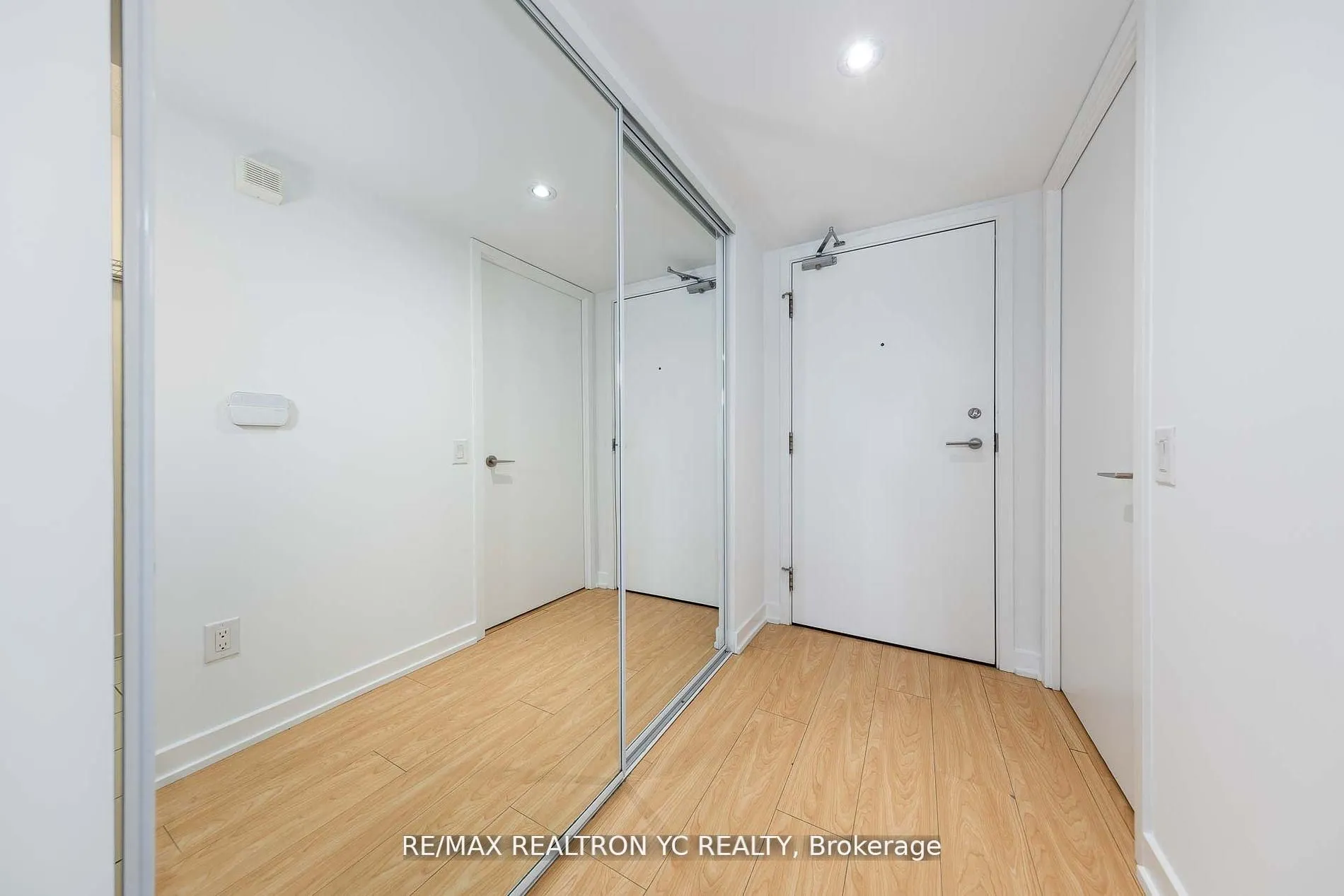 121 Mcmahon Drive, #710