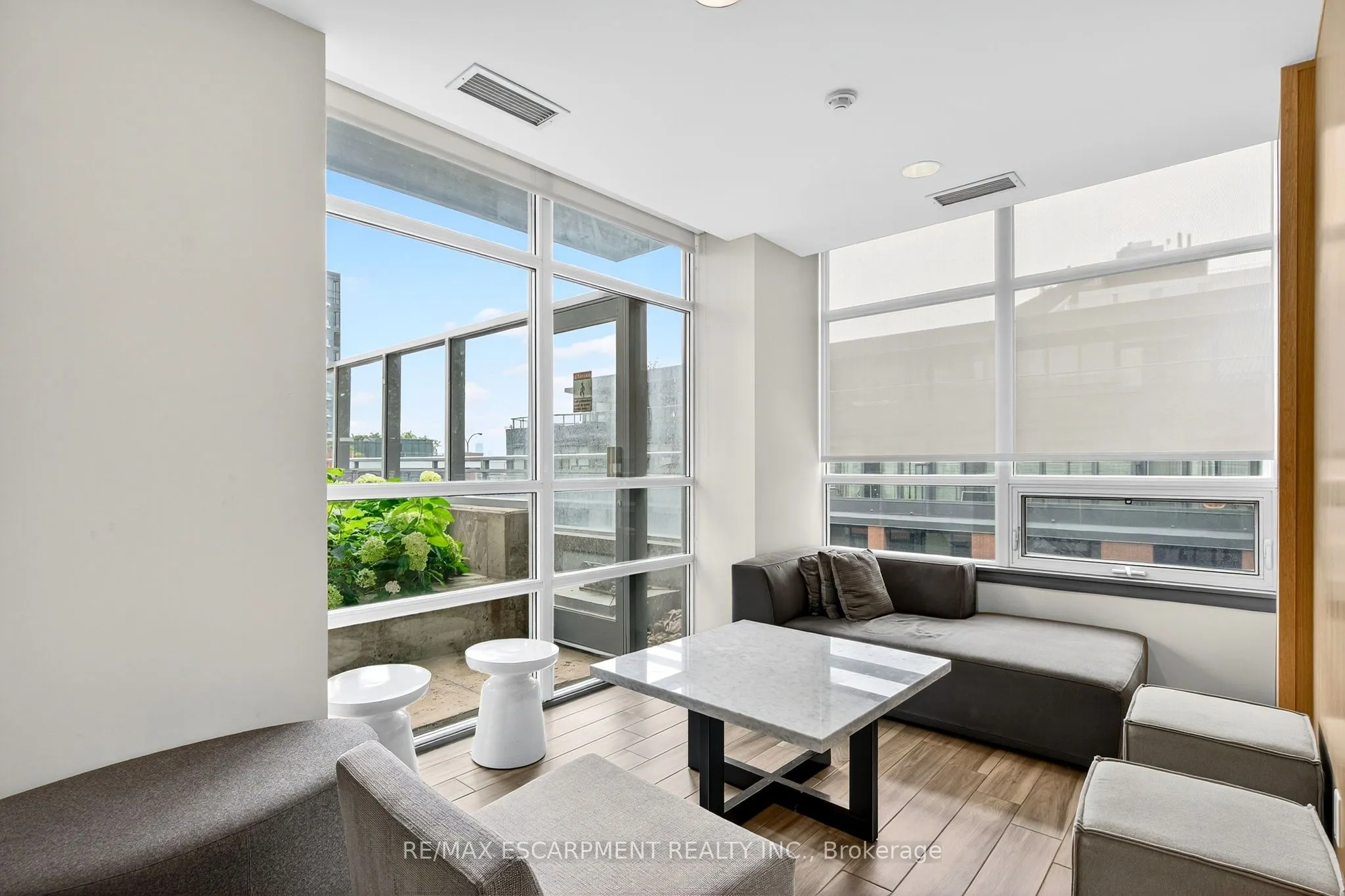 15 BRUYERES Mews, #212