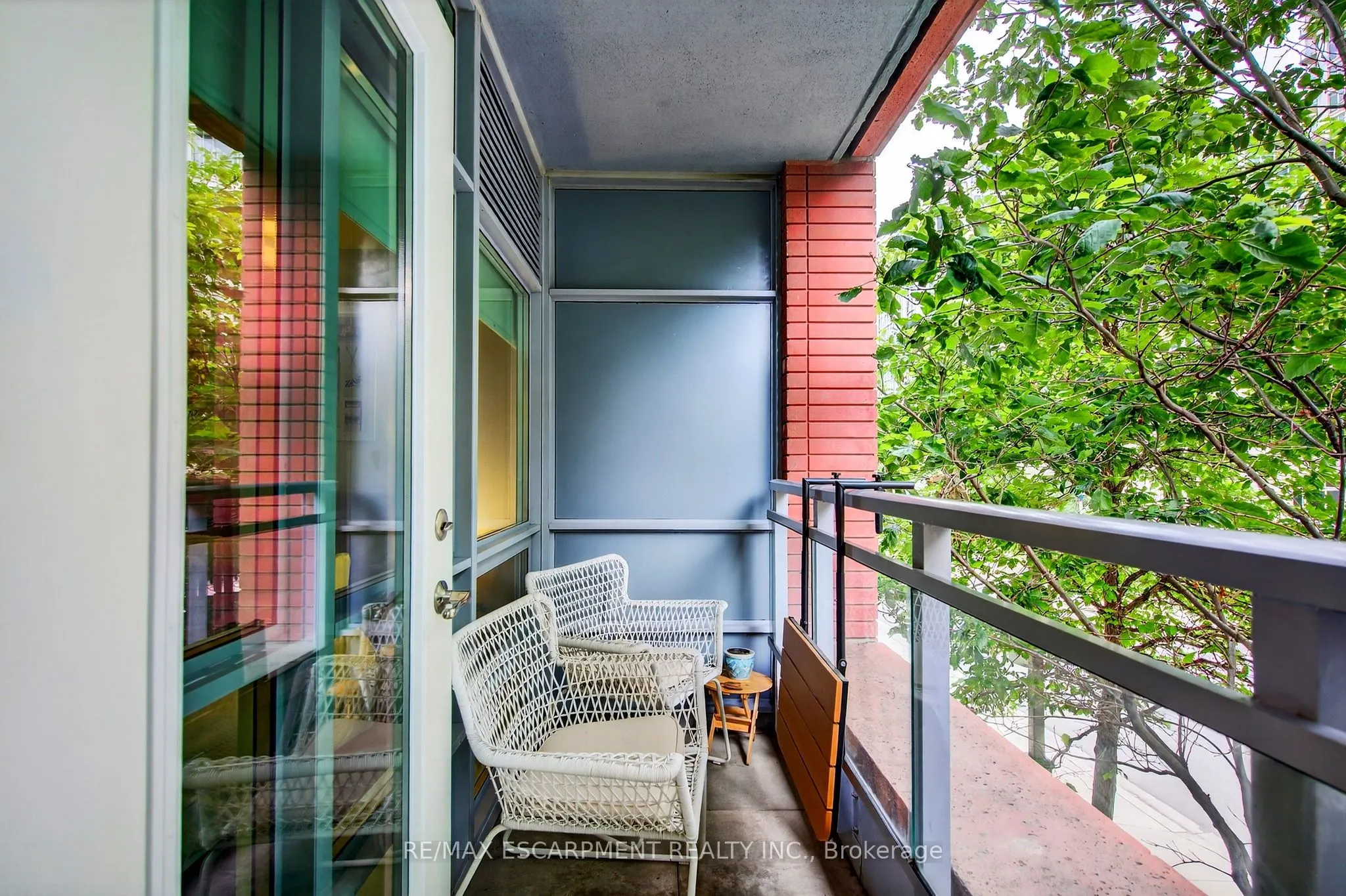 15 BRUYERES Mews, #212