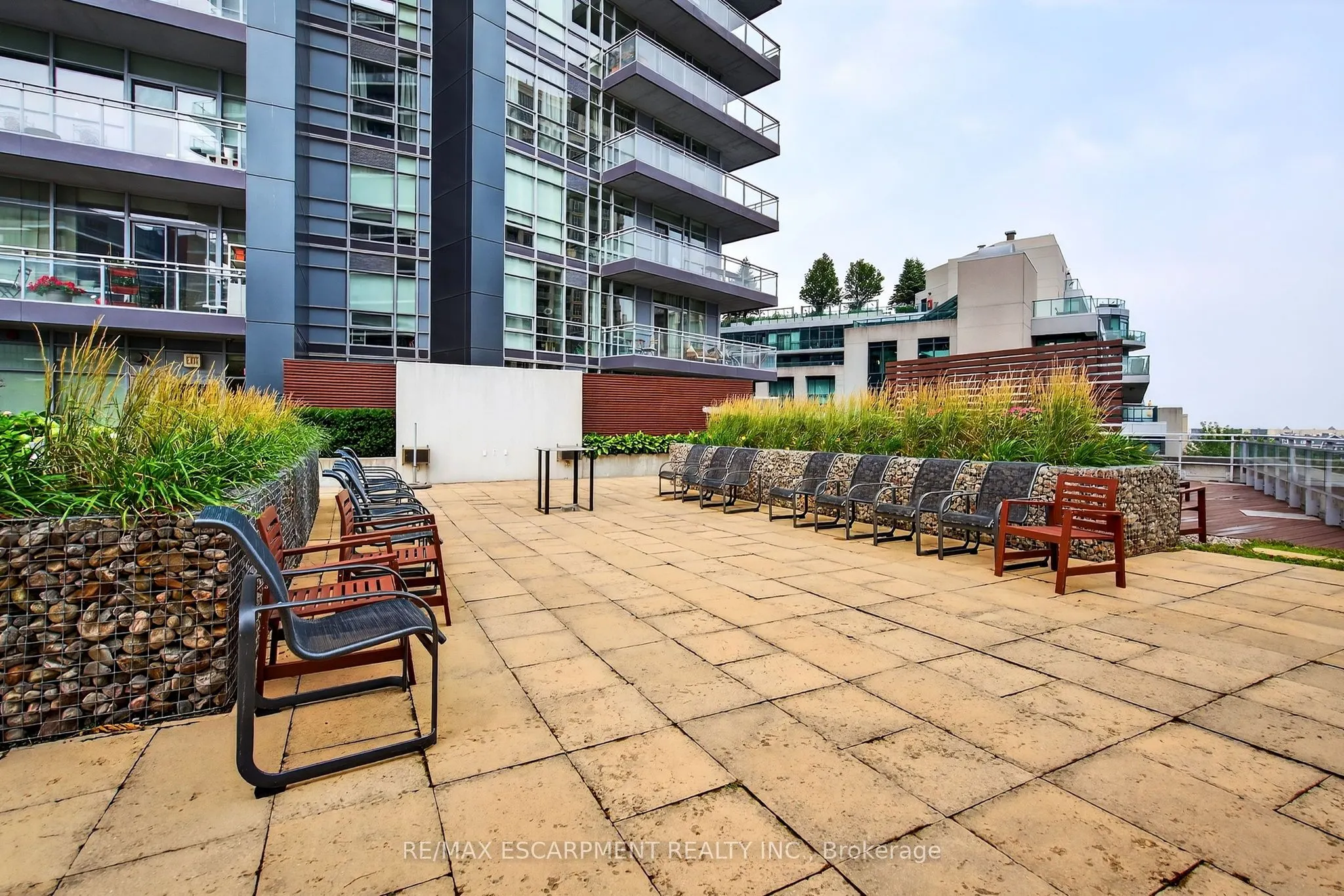 15 BRUYERES Mews, #212