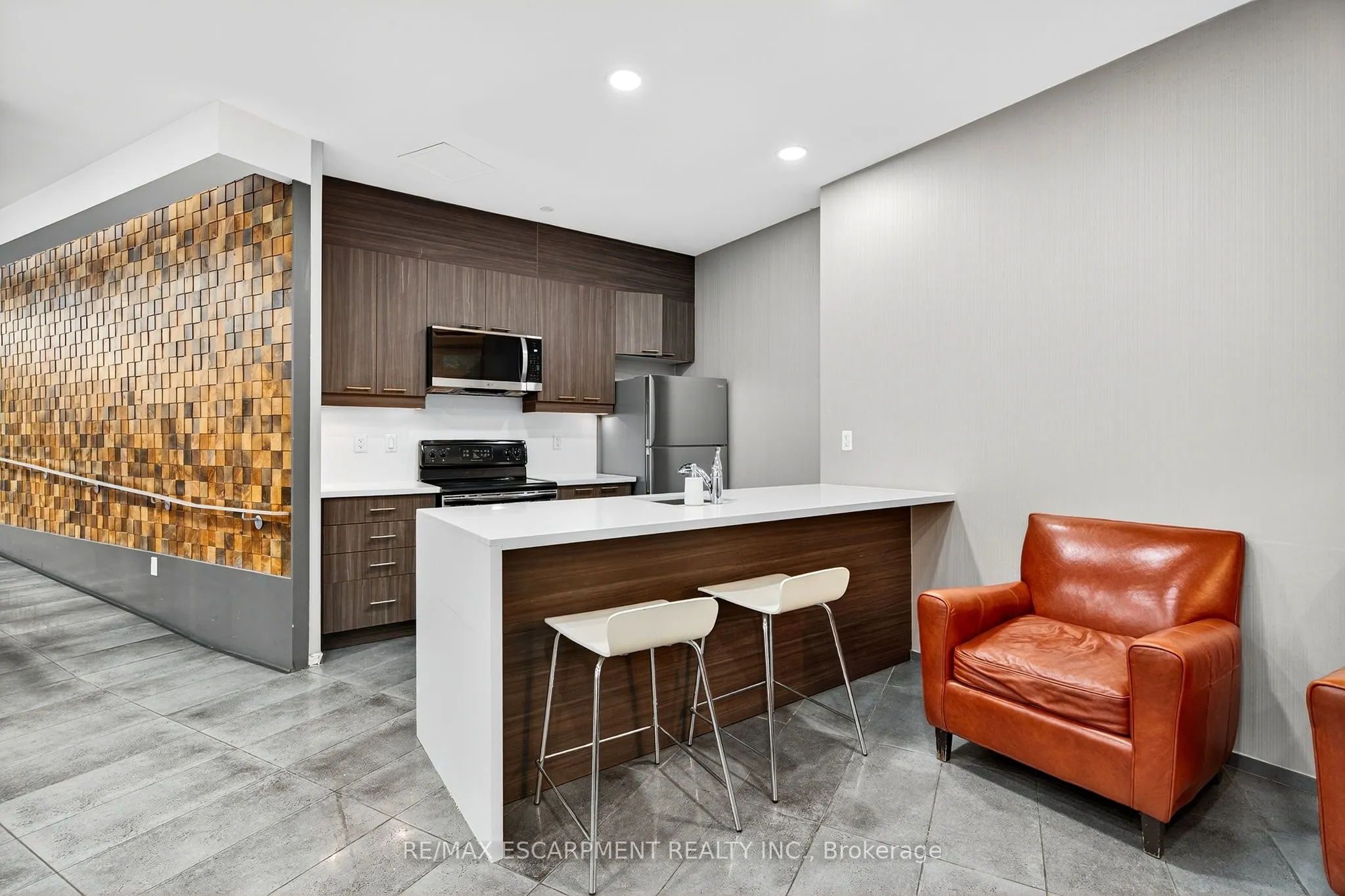 15 BRUYERES Mews, #212