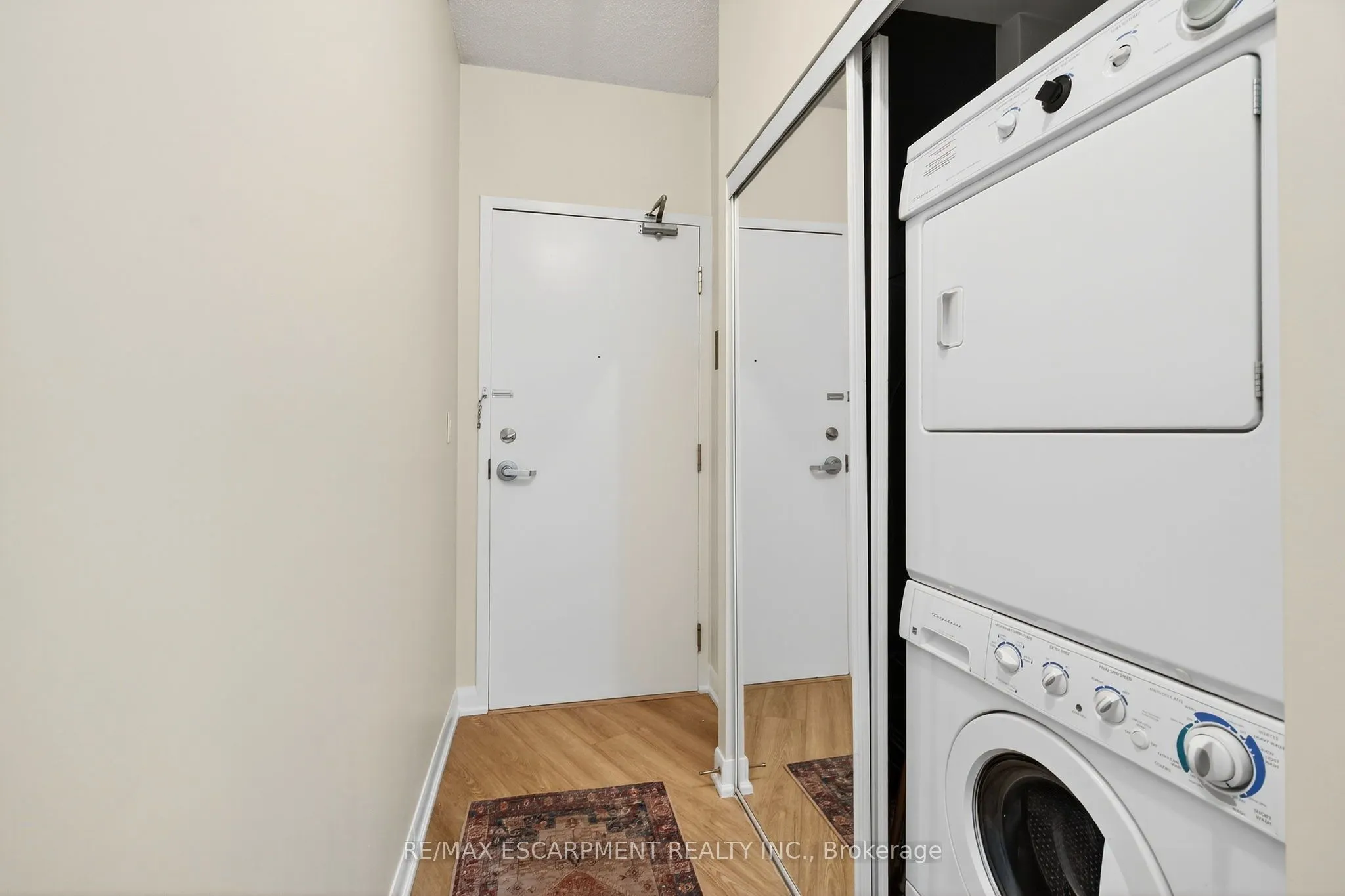 15 BRUYERES Mews, #212