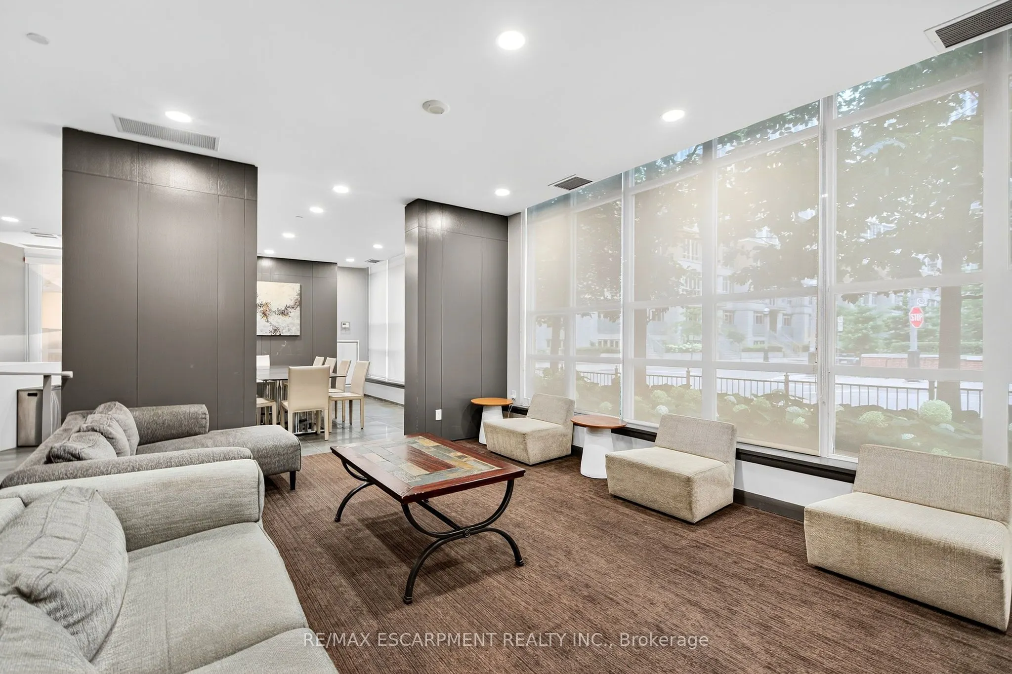 15 BRUYERES Mews, #212