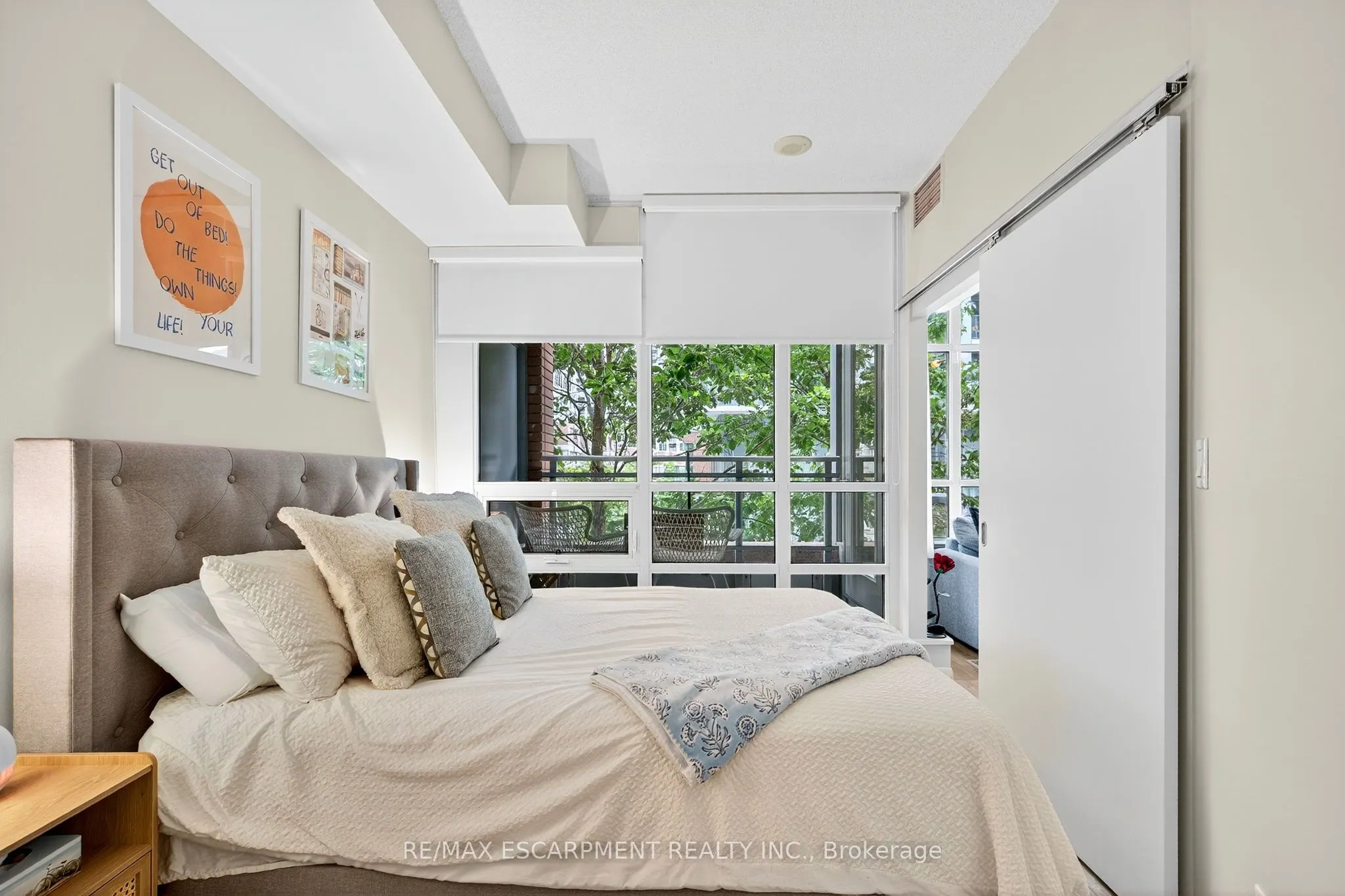 15 BRUYERES Mews, #212