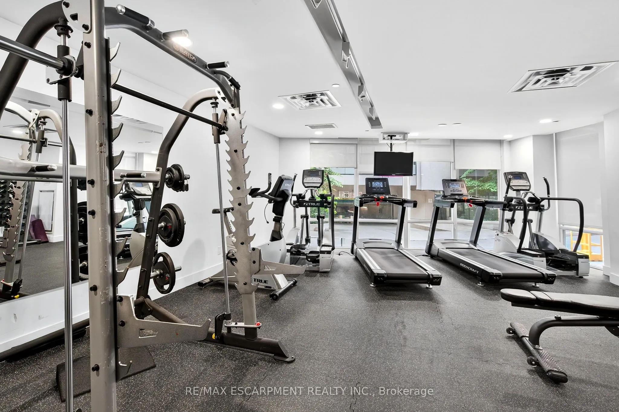 15 BRUYERES Mews, #212