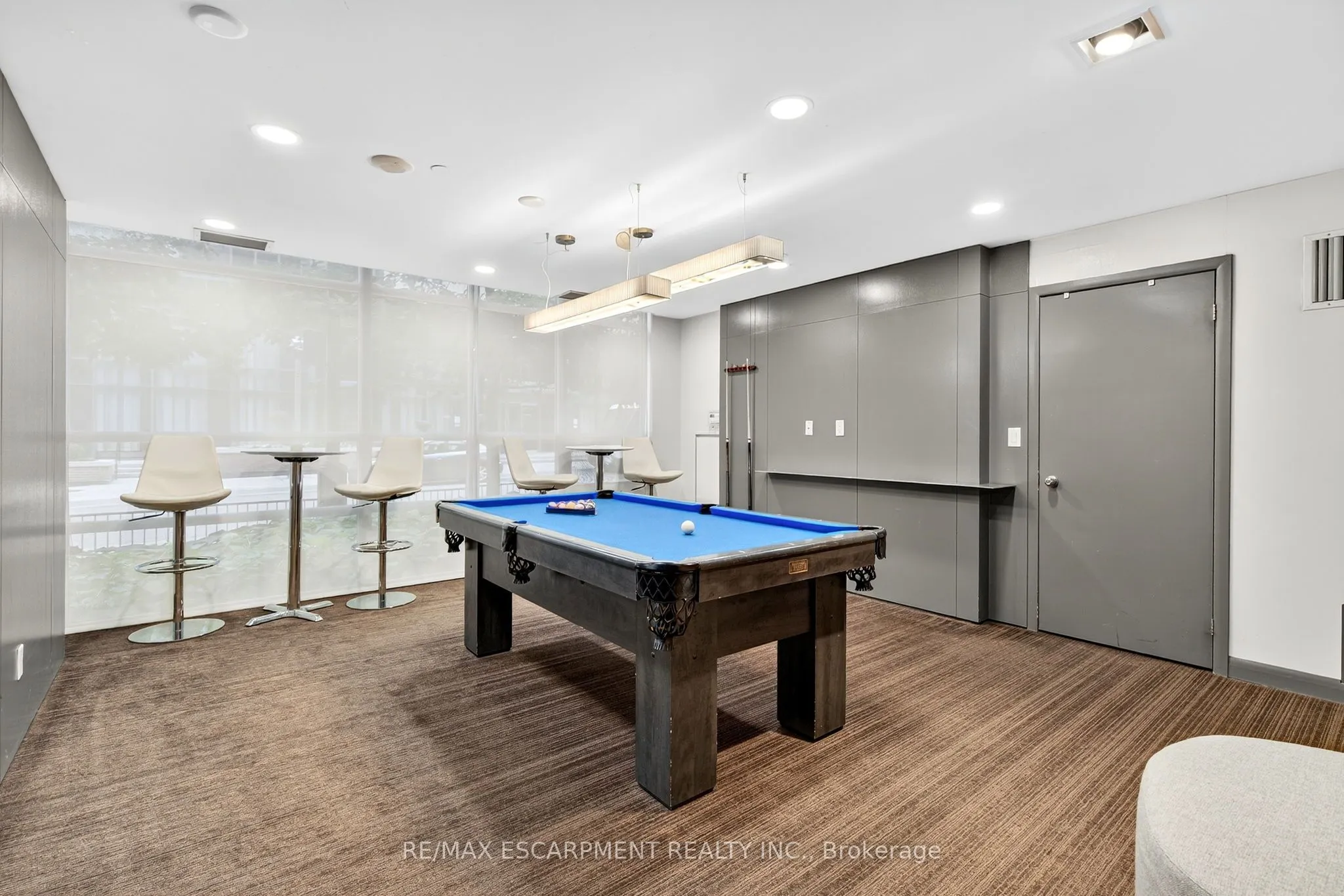15 BRUYERES Mews, #212