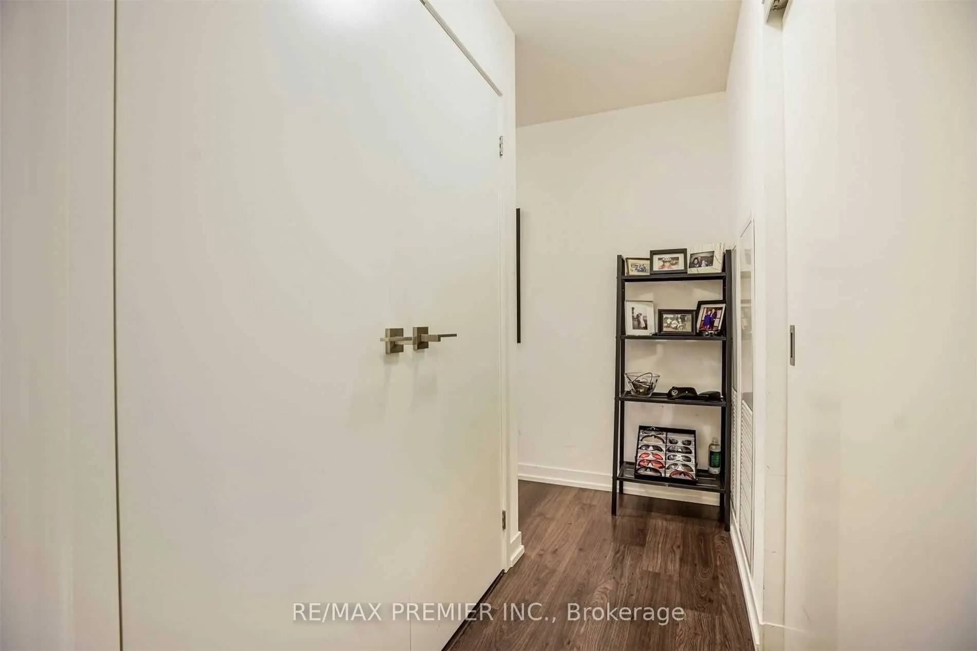 89 Dunfield Avenue, #636
