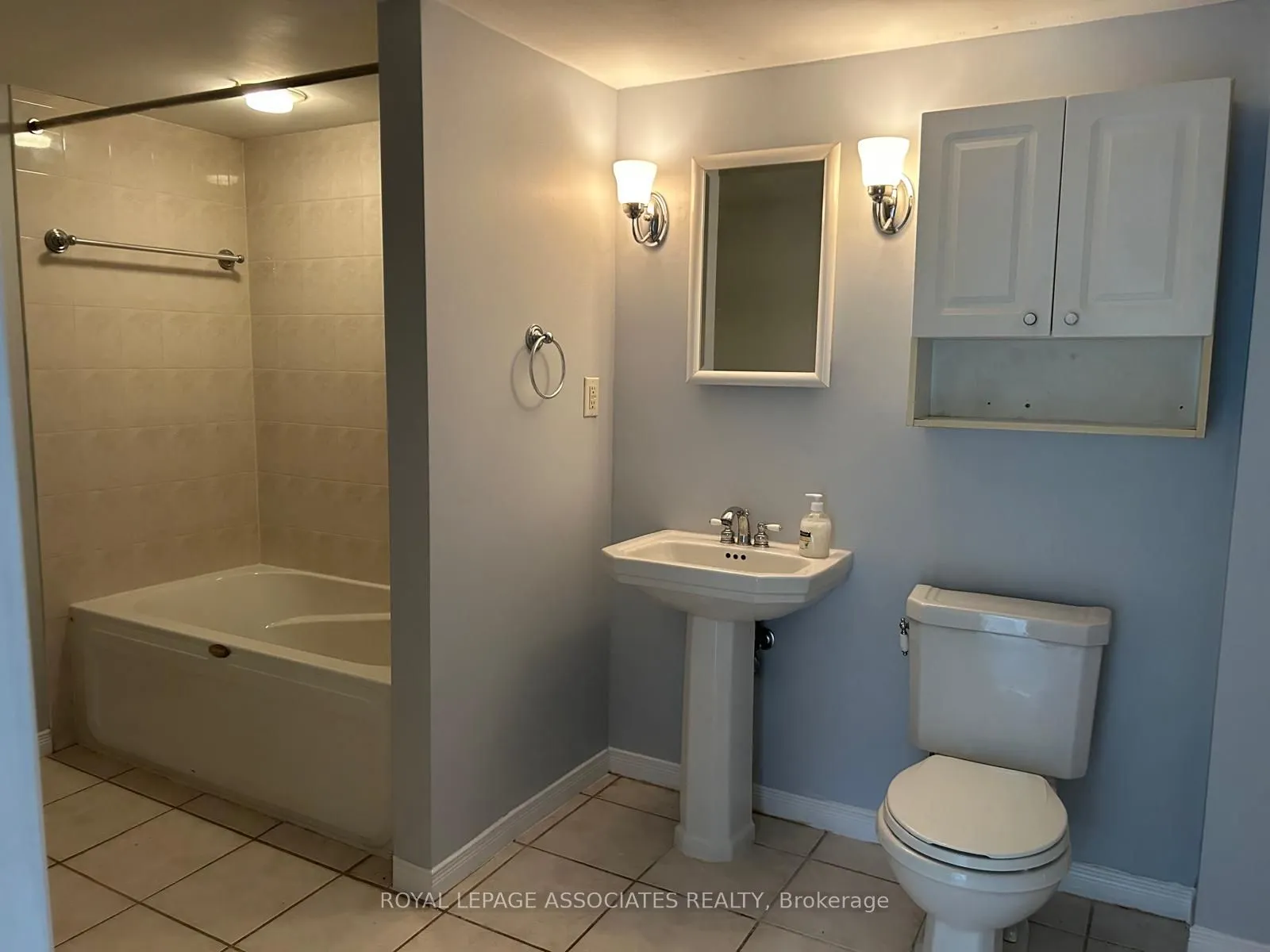 98 Wigmore Drive, #Lower