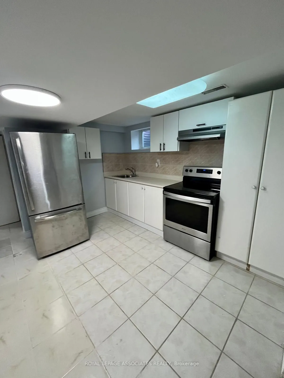 98 Wigmore Drive, #Lower