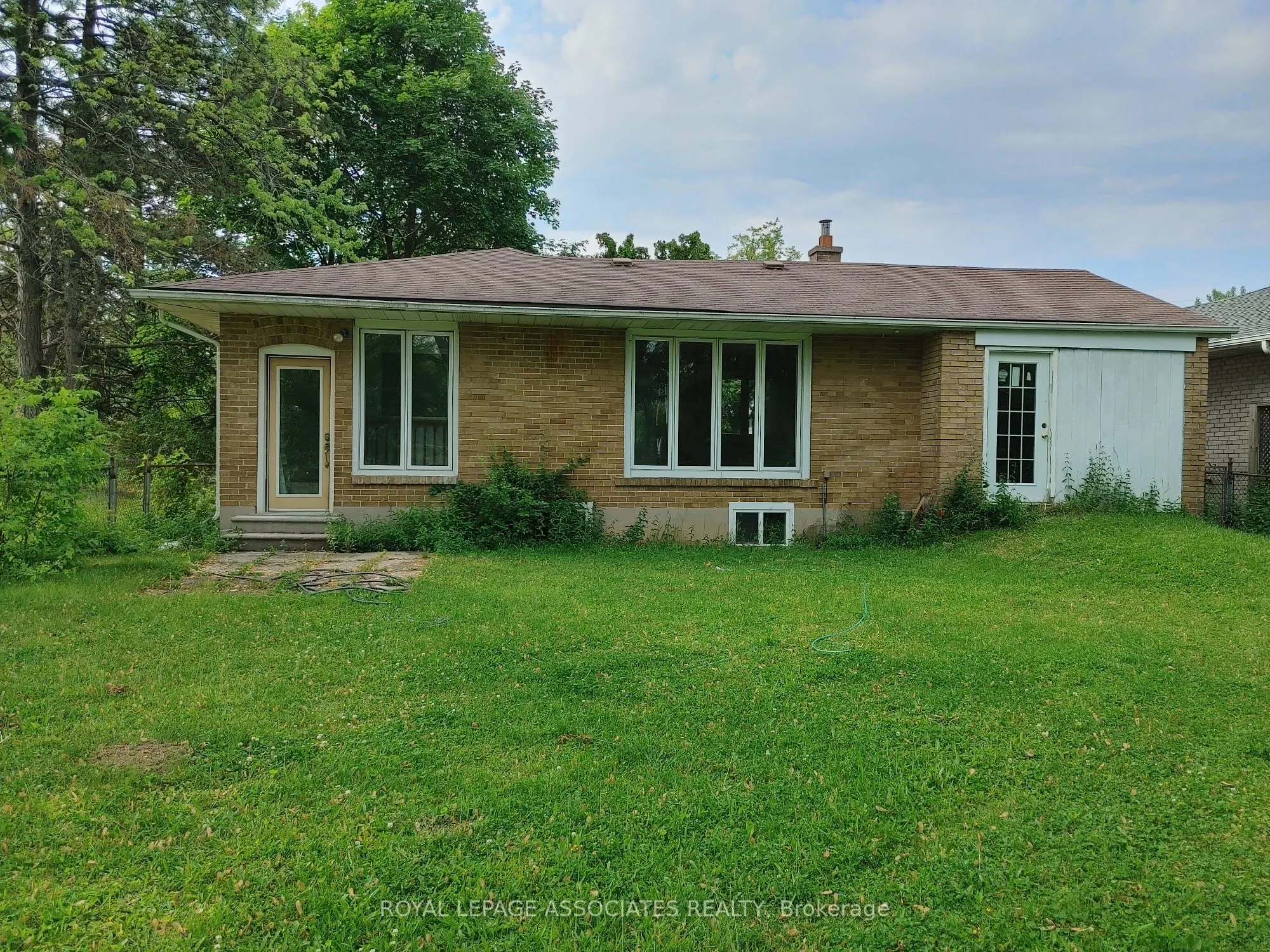 98 Wigmore Drive, #Lower