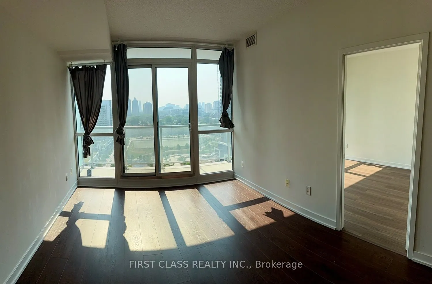 121 Mcmahon Drive, #2510
