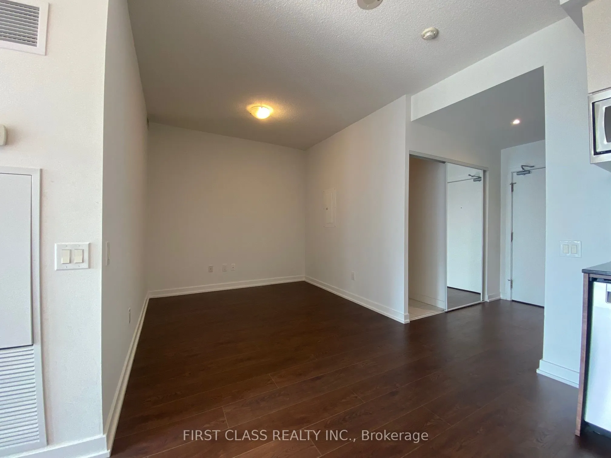 121 Mcmahon Drive, #2510