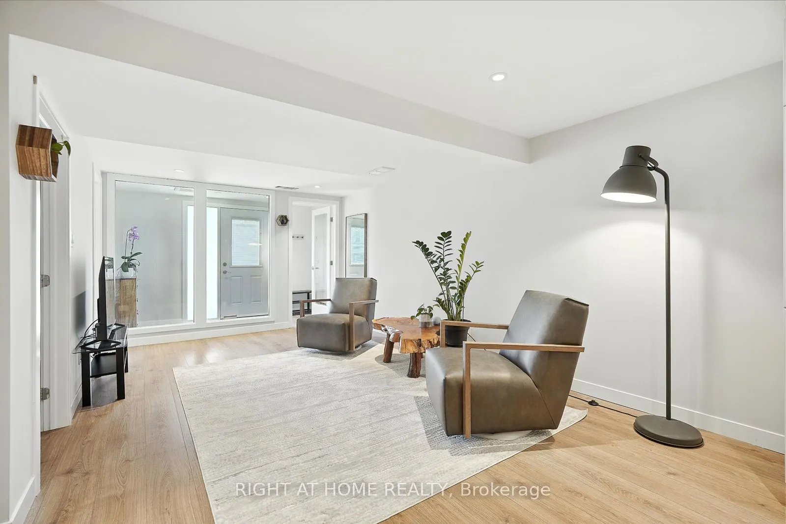 142 Sloane Avenue