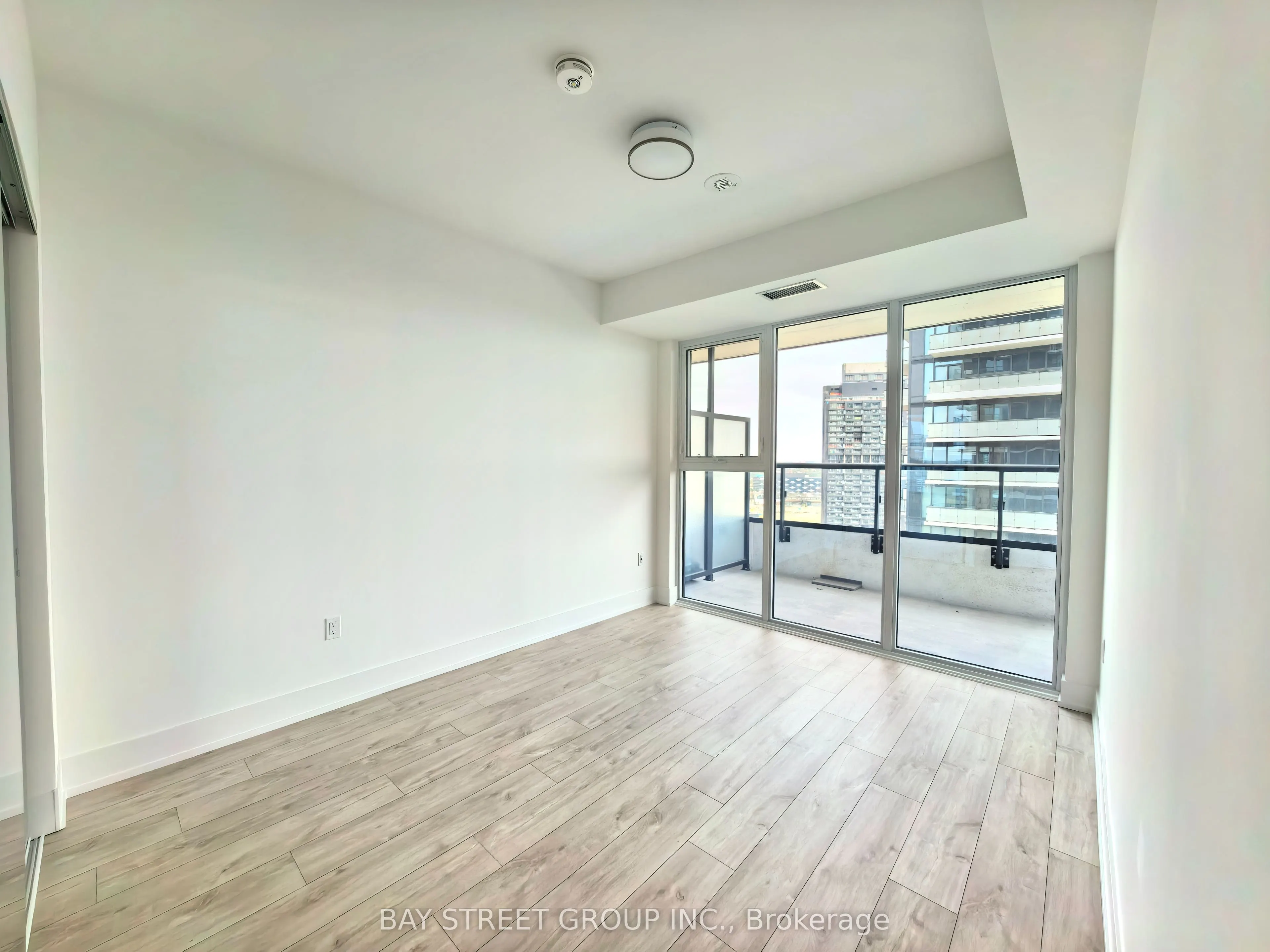 10 Inn on the park Drive, #2205