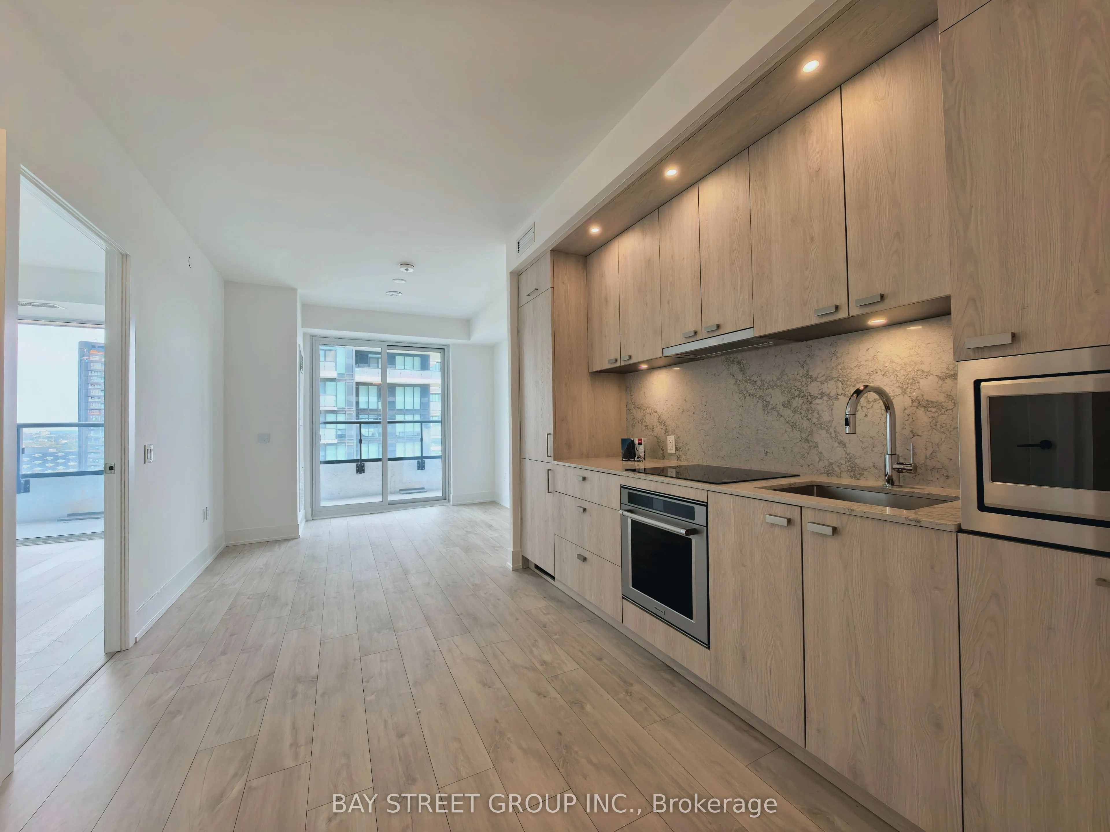 10 Inn on the park Drive, #2205