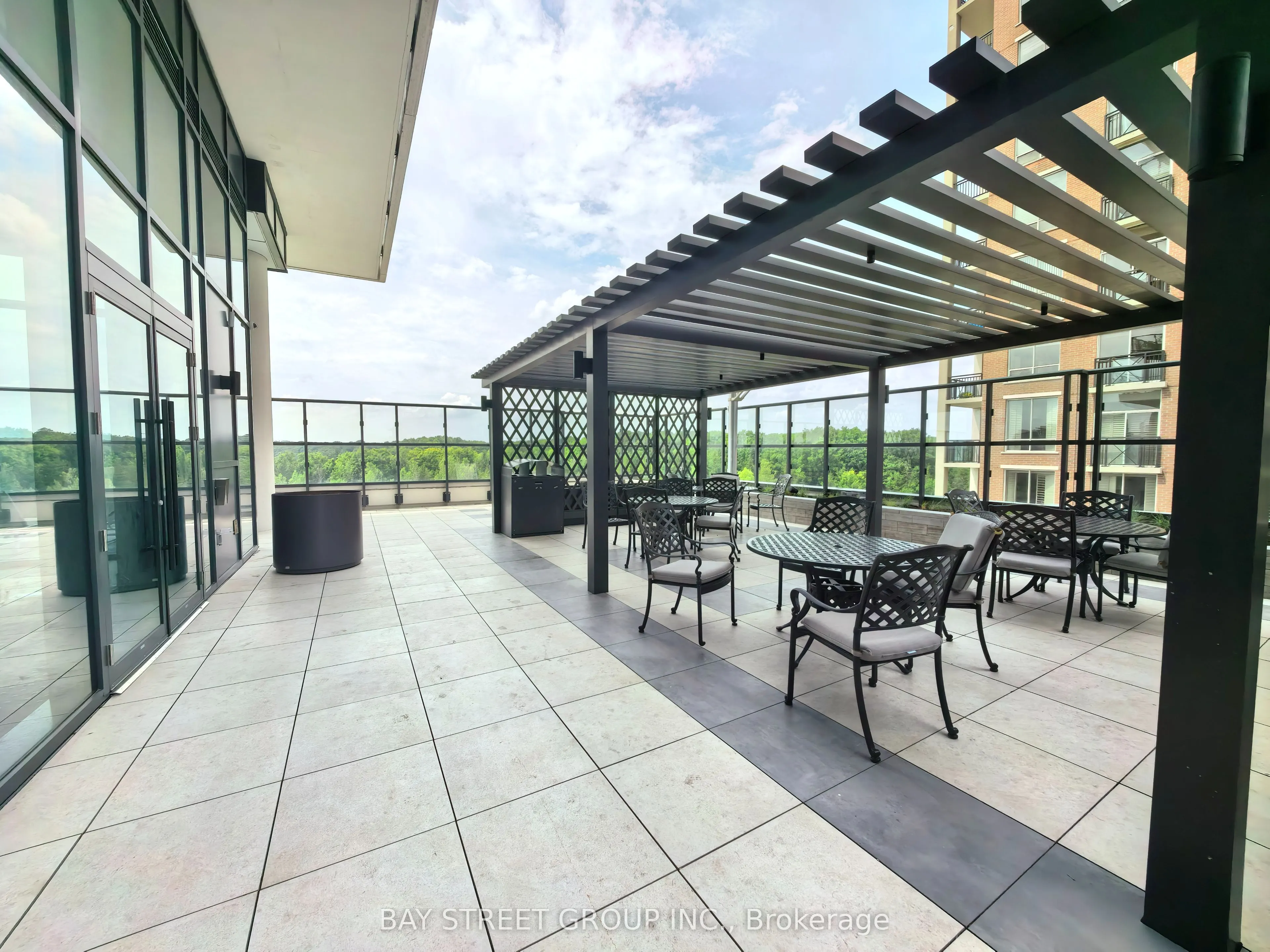 10 Inn on the park Drive, #2205