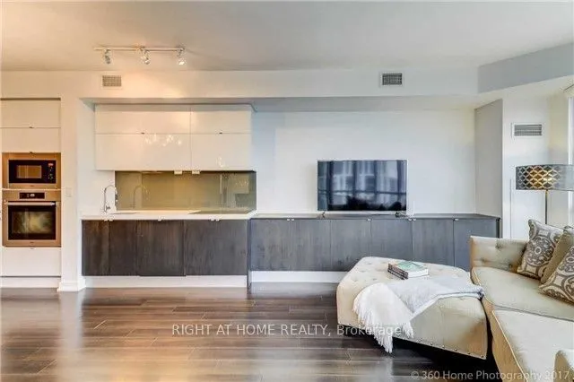 21 Iceboat Terrace, #4309