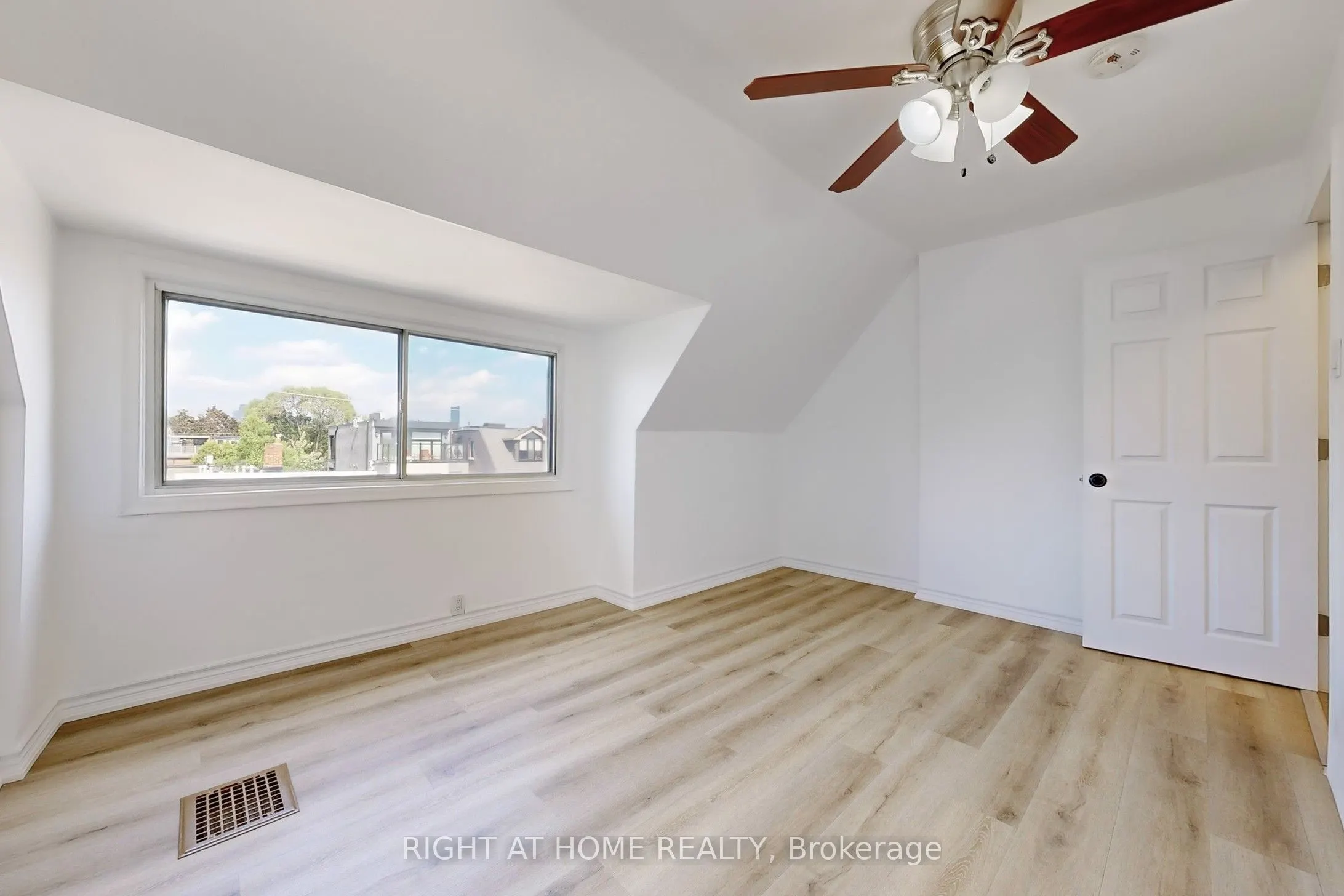 656 Crawford Street, #3