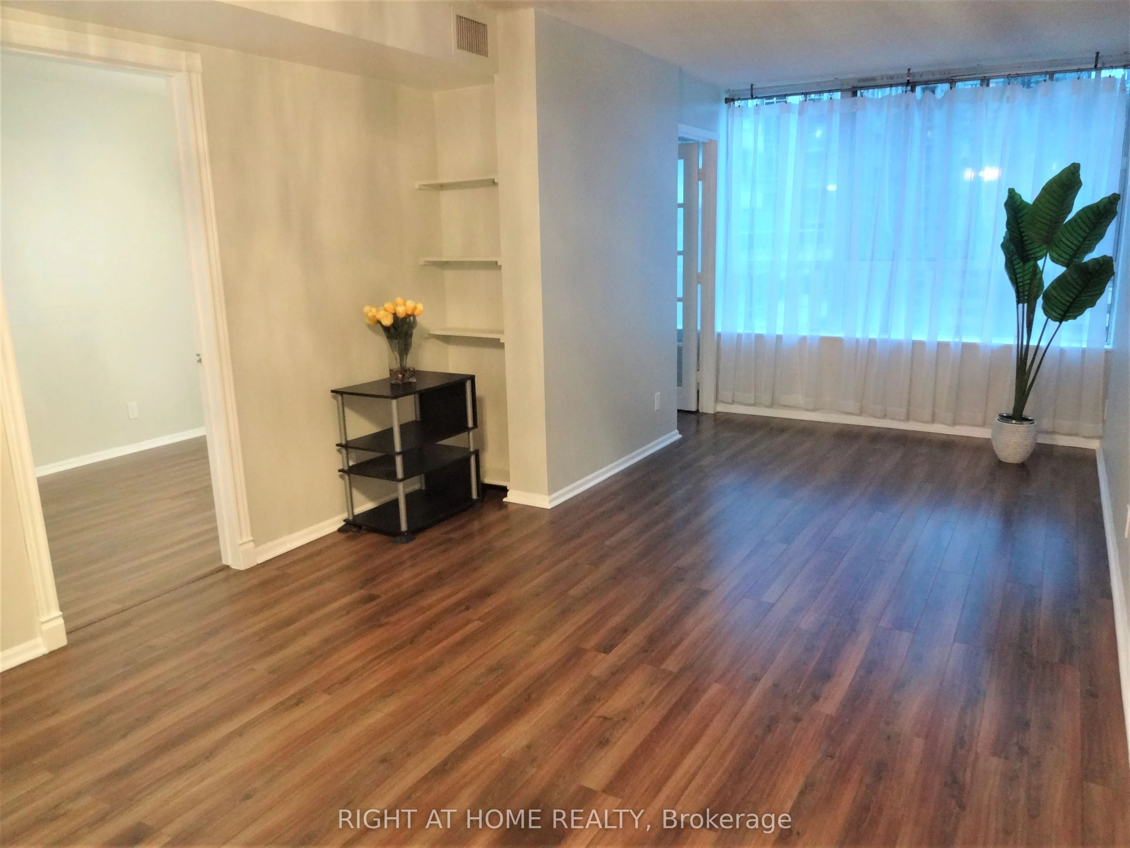 44 Gerrard Street W, #1602