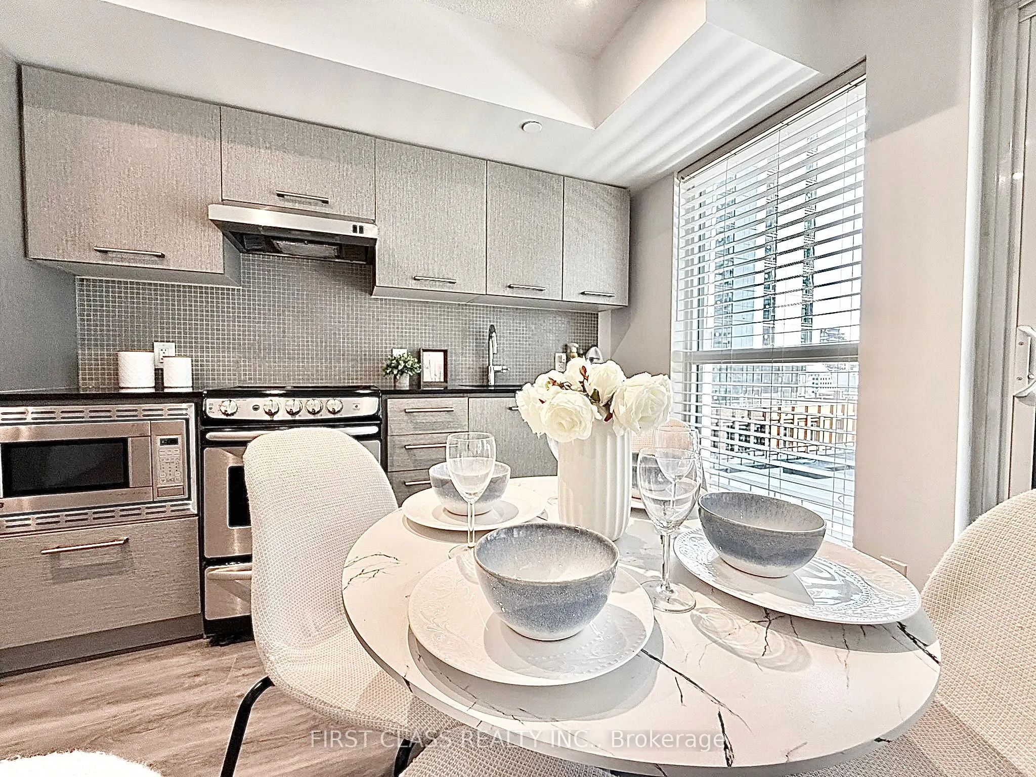 87 Peter Street, #1413