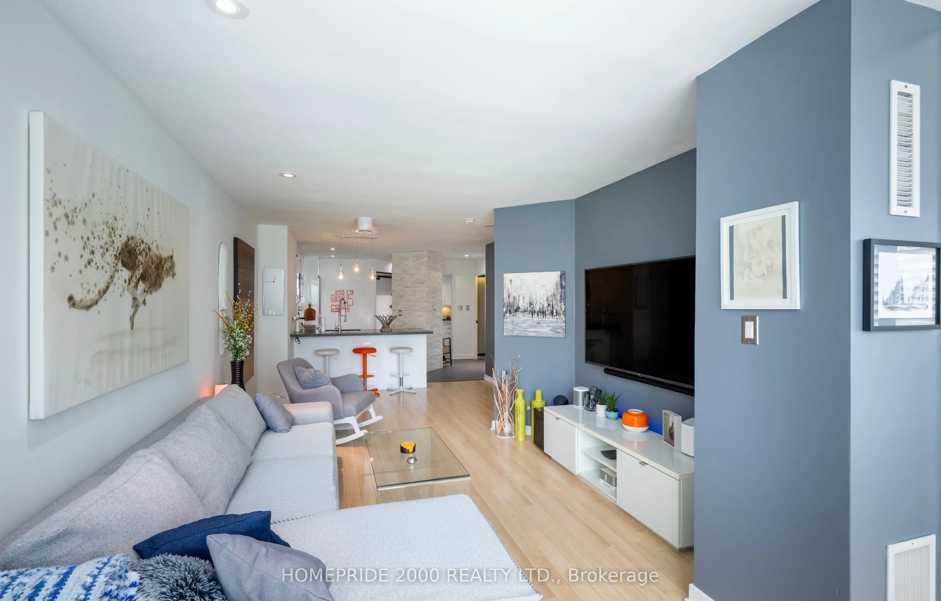 24 Wellesley Street W, #315
