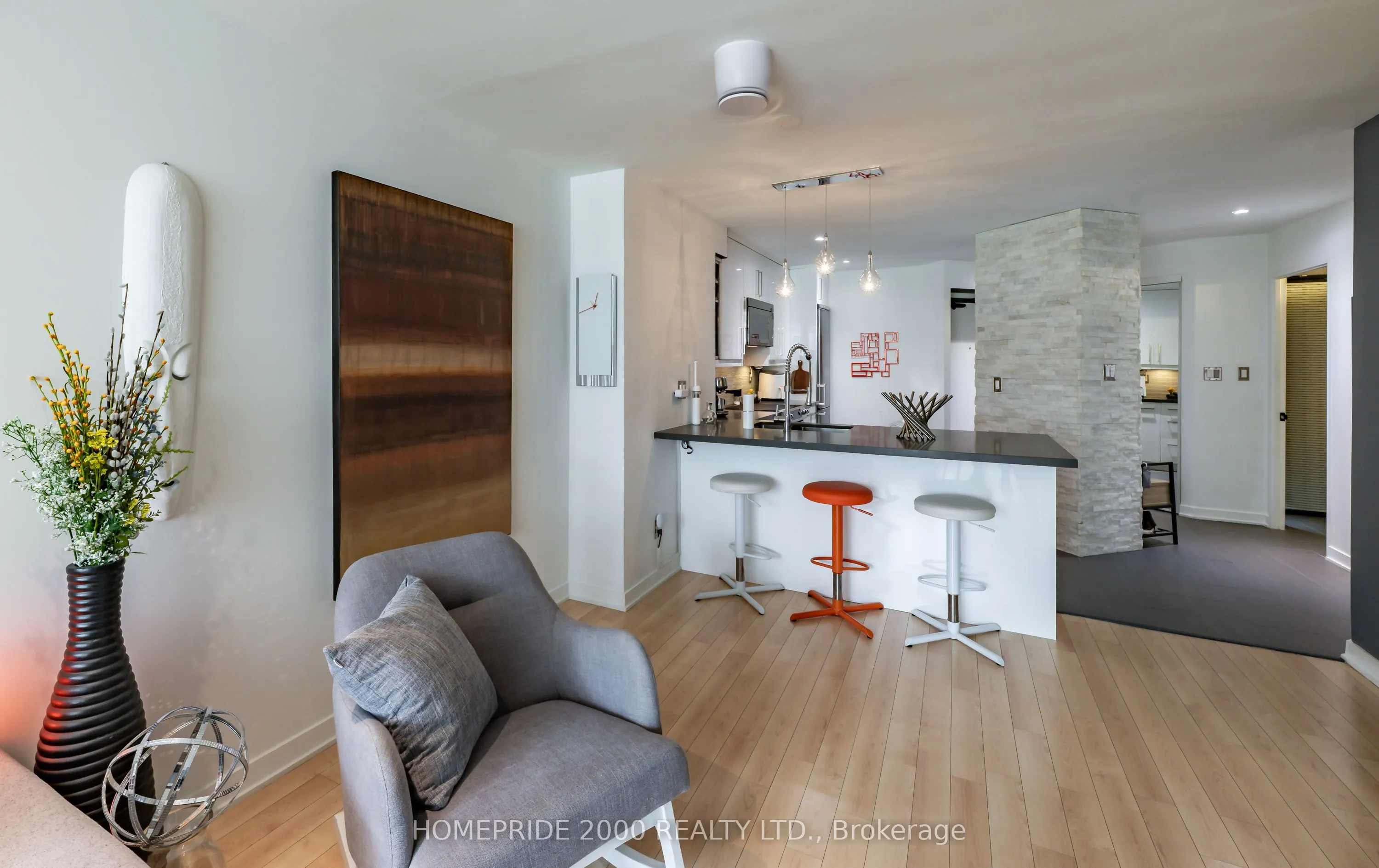 24 Wellesley Street W, #315