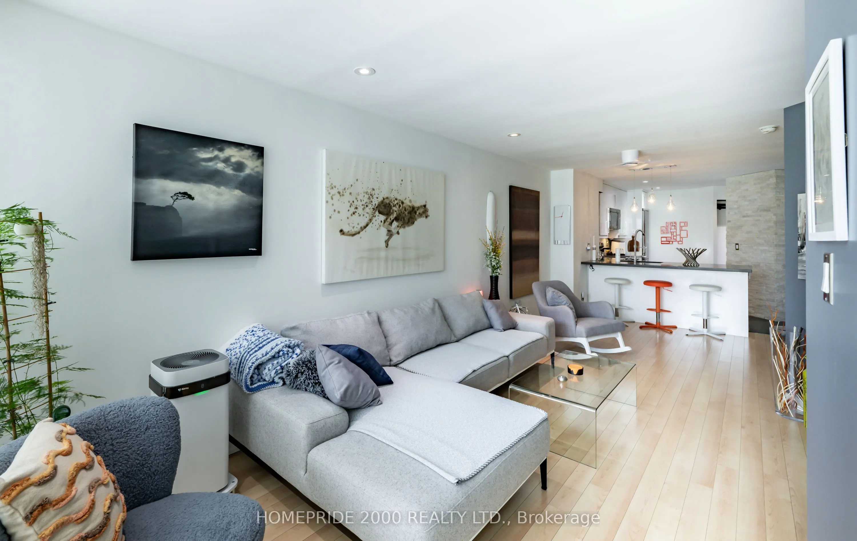 24 Wellesley Street W, #315