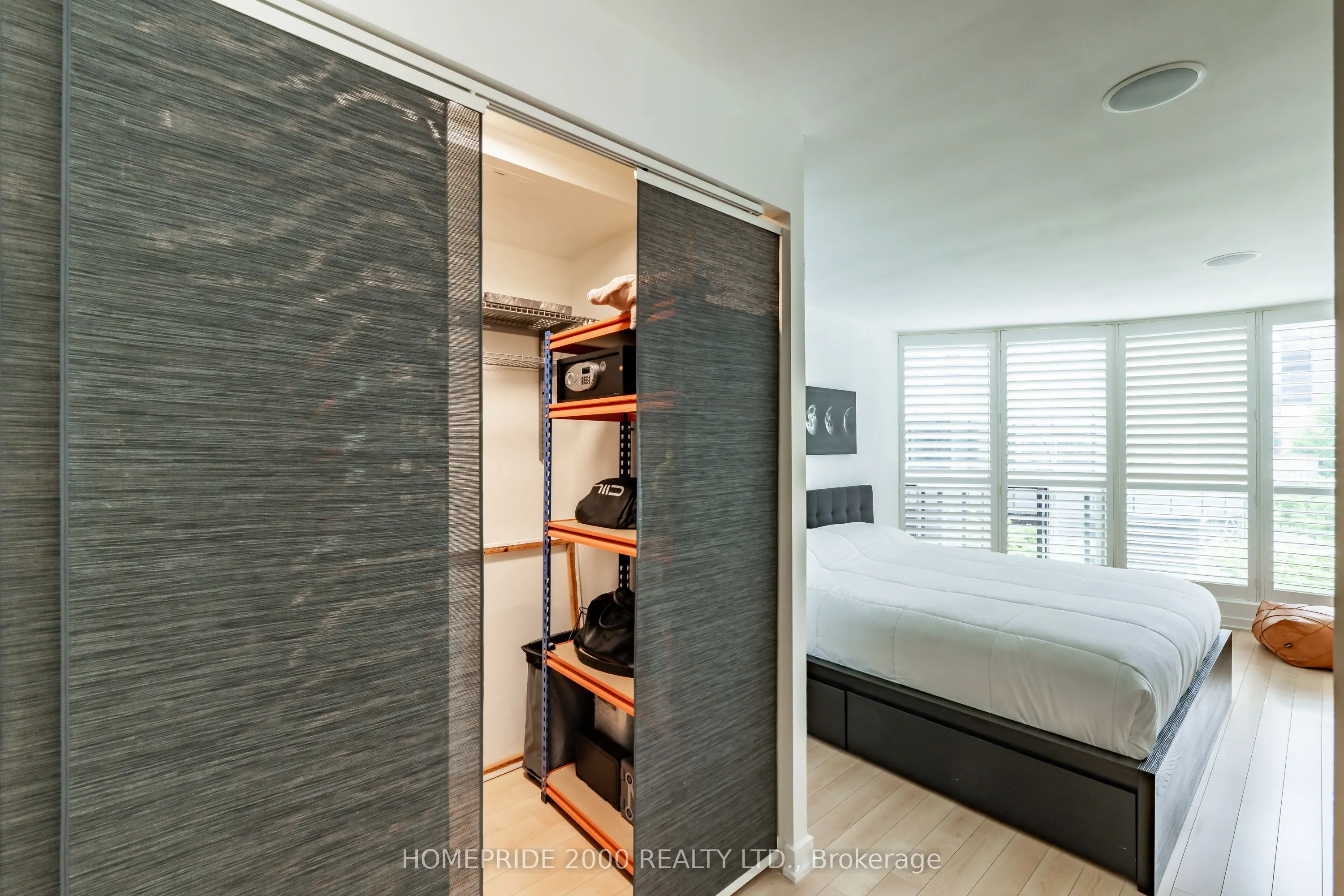 24 Wellesley Street W, #315