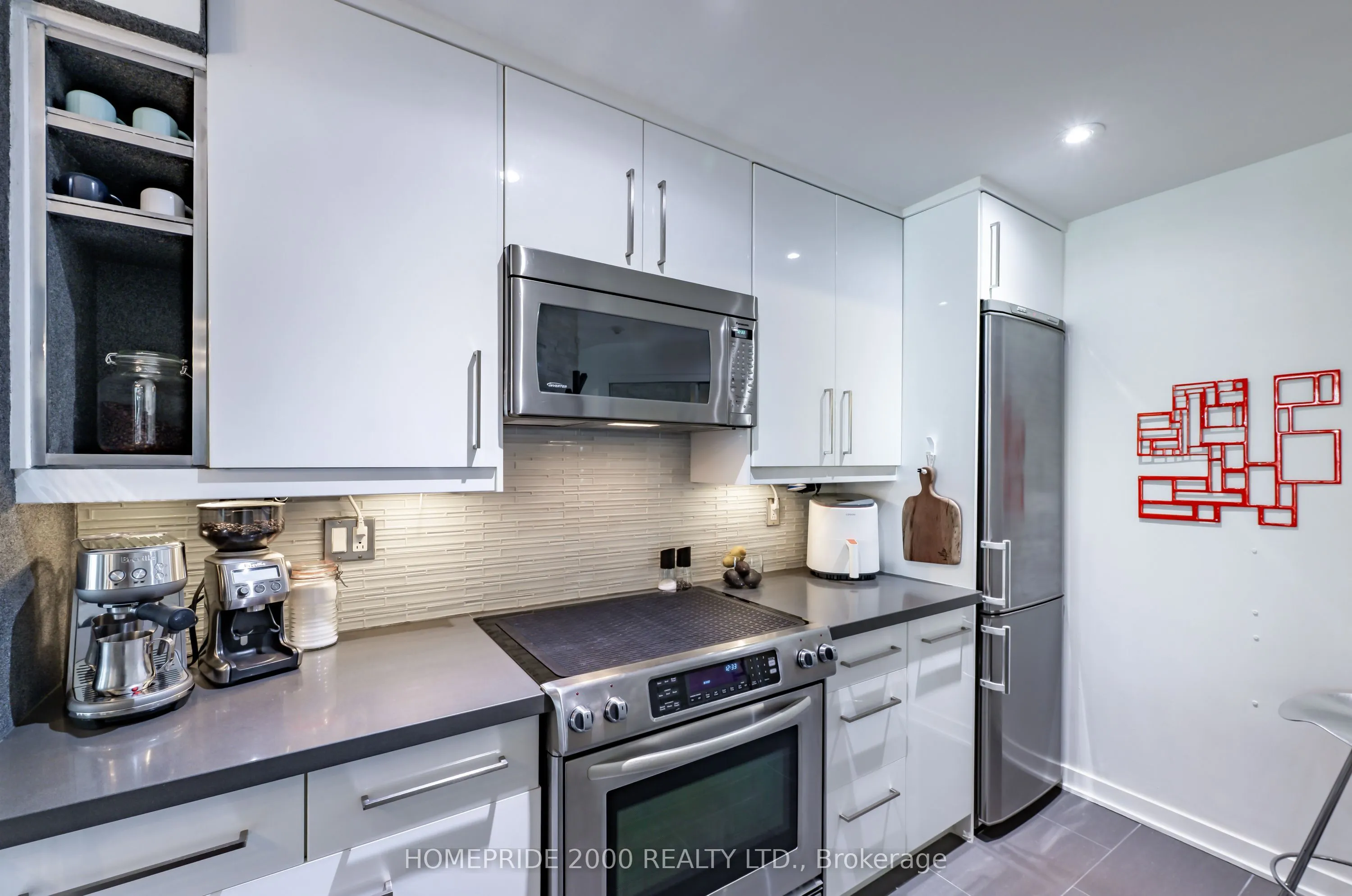 24 Wellesley Street W, #315