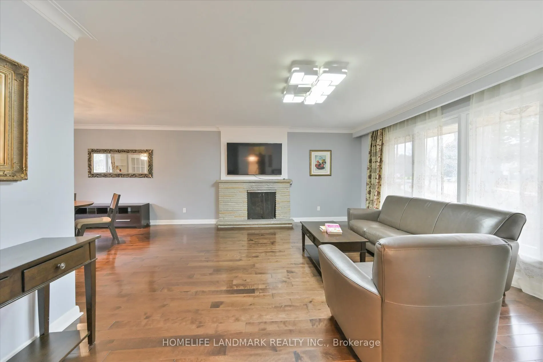 1 Hawksbury Drive