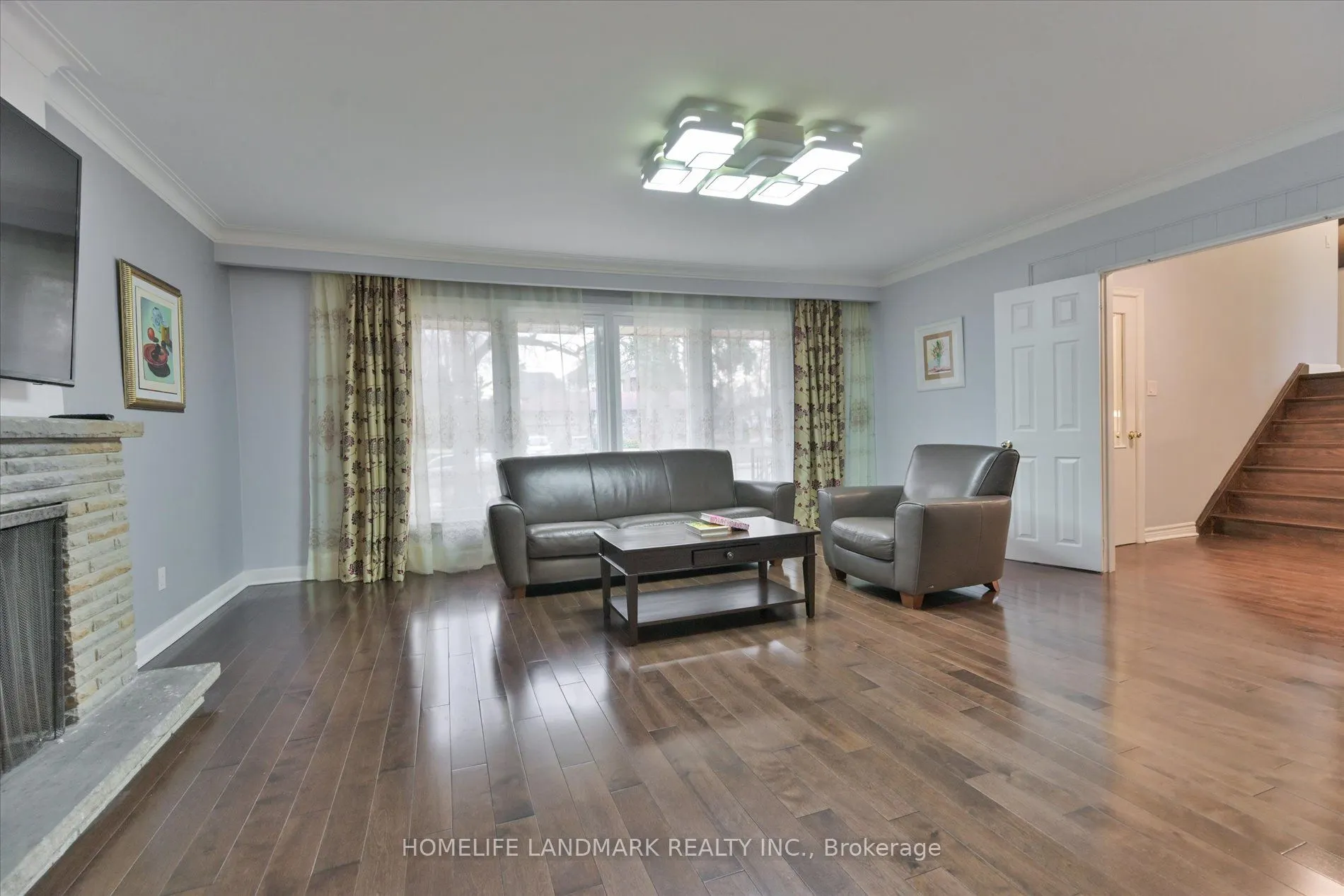 1 Hawksbury Drive