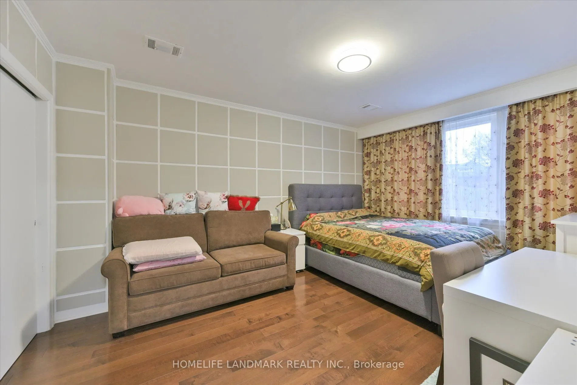 1 Hawksbury Drive
