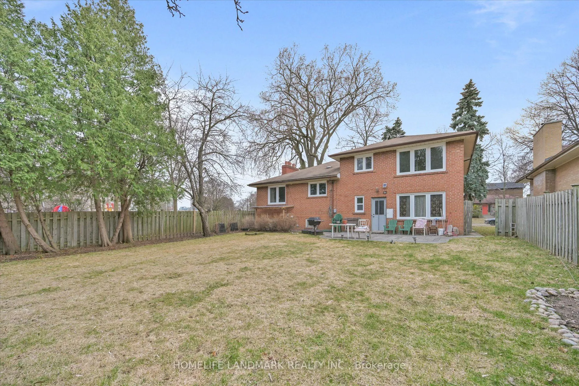 1 Hawksbury Drive