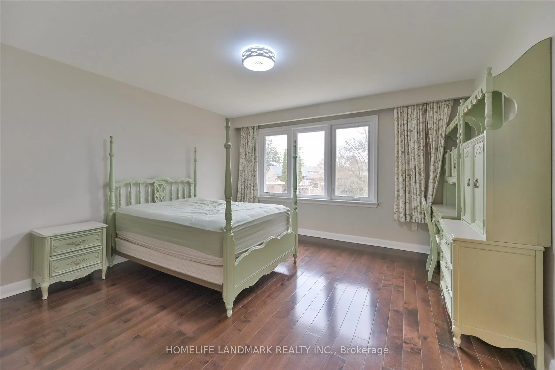 1 Hawksbury Drive