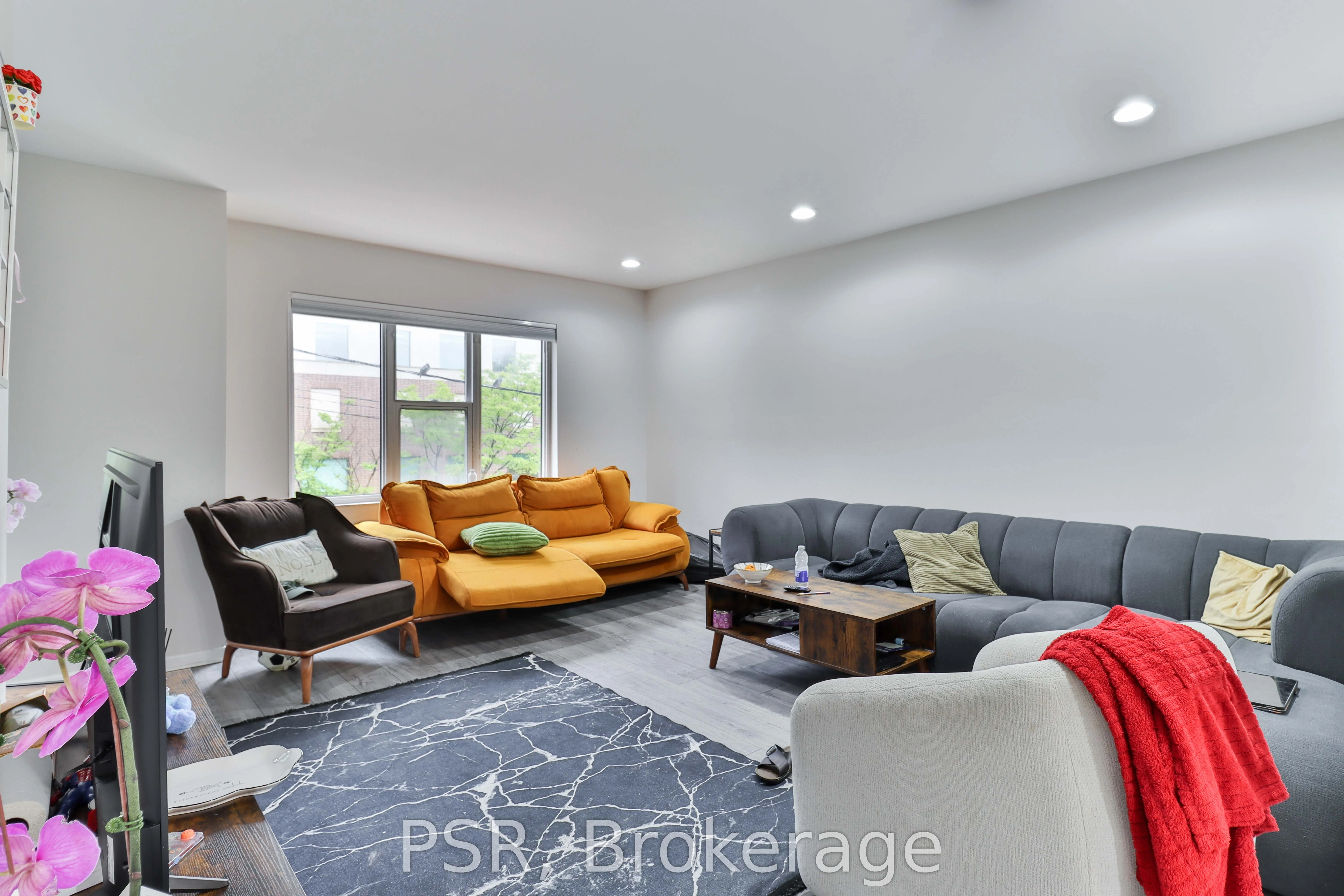 104 Beverley Street, #3