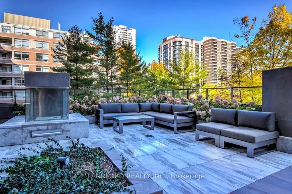 6 Jackes Avenue, #305