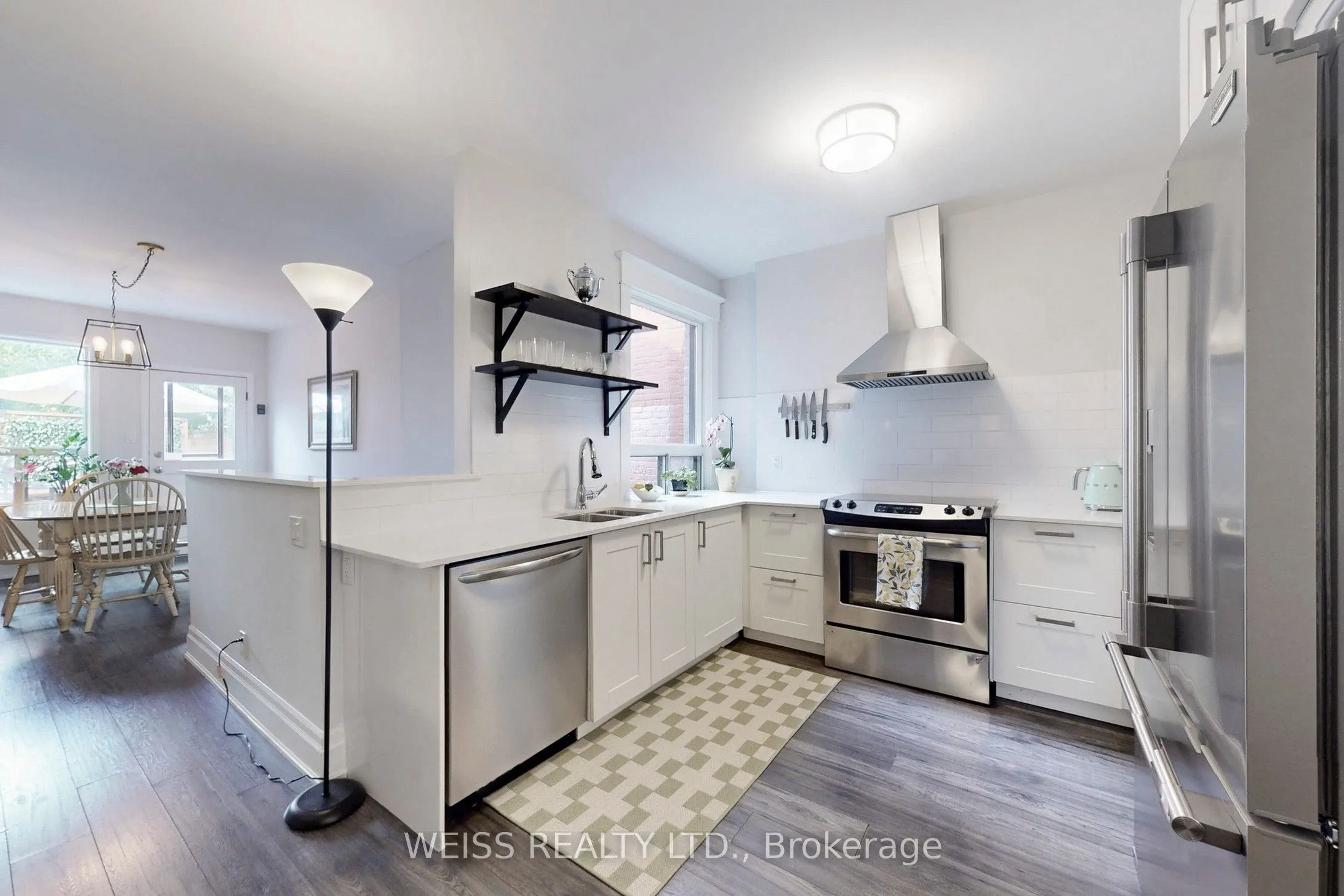 758 Richmond Street W